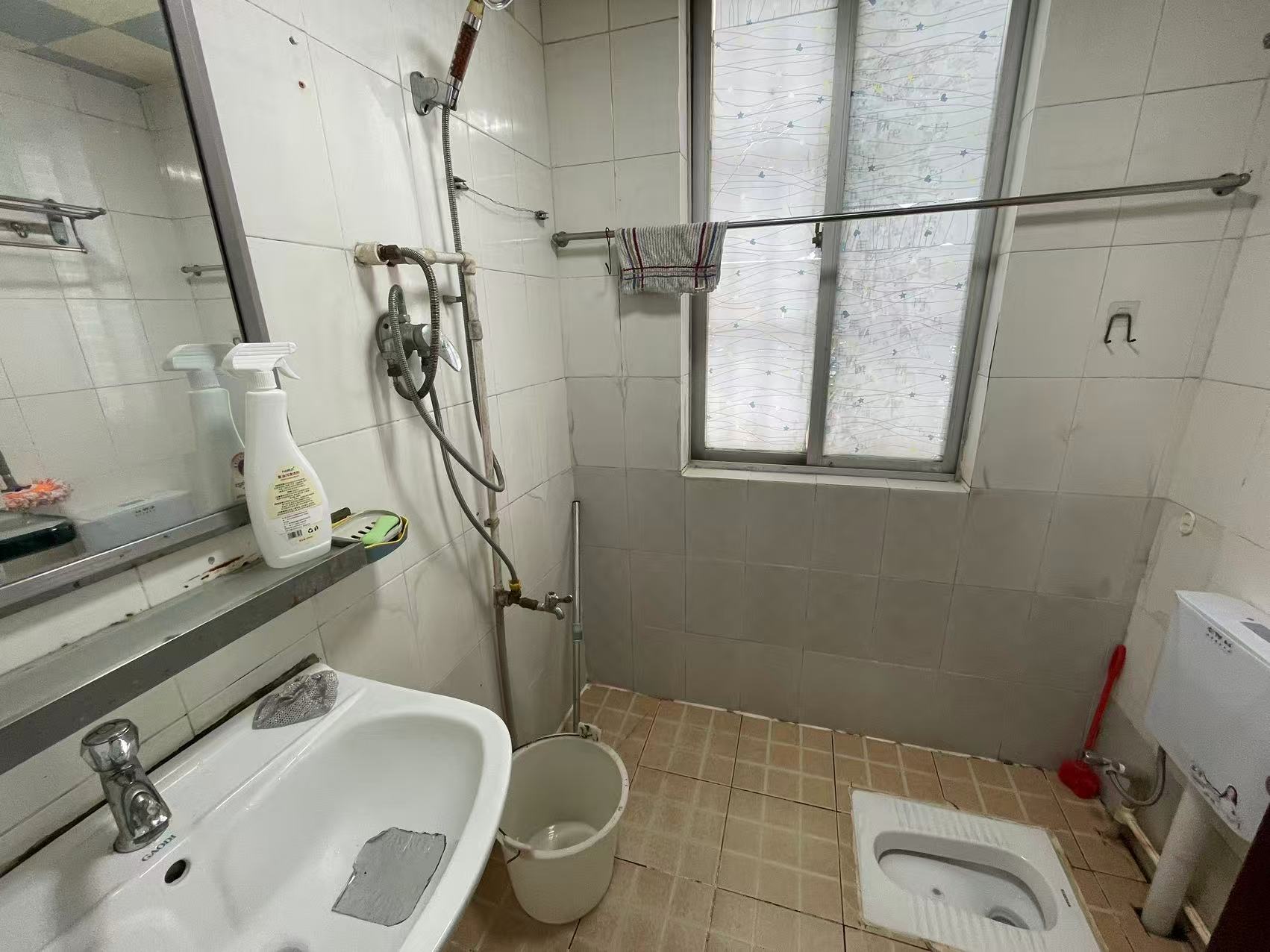 和安花园 3室2厅1卫 2000.0元/月 和安花园 3室2厅1卫 2000.0元/月室内图