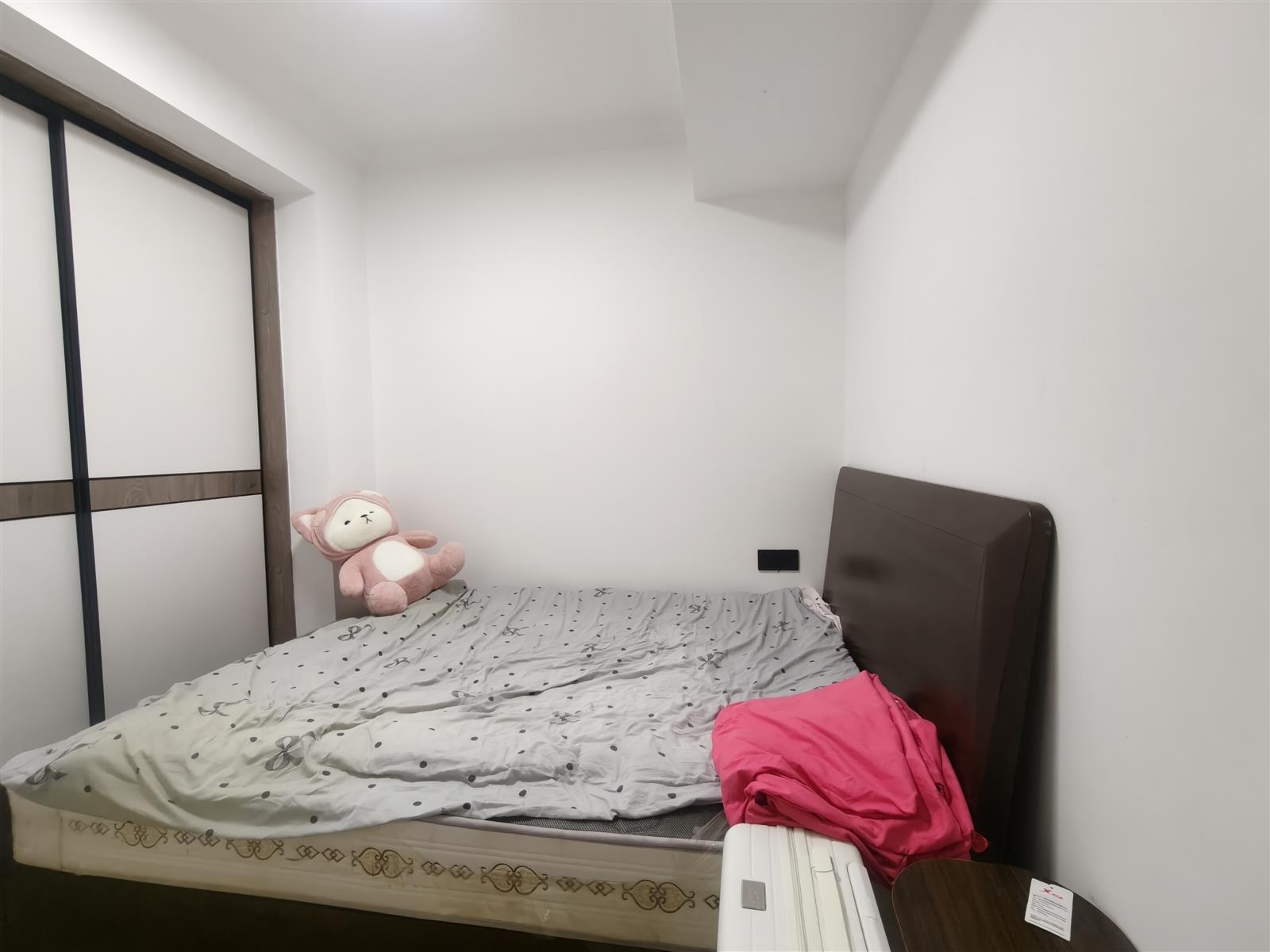 高盛澧园一二期  3室2厅1卫    39.8万 高盛澧园一二期  3室2厅1卫    39.8万客厅