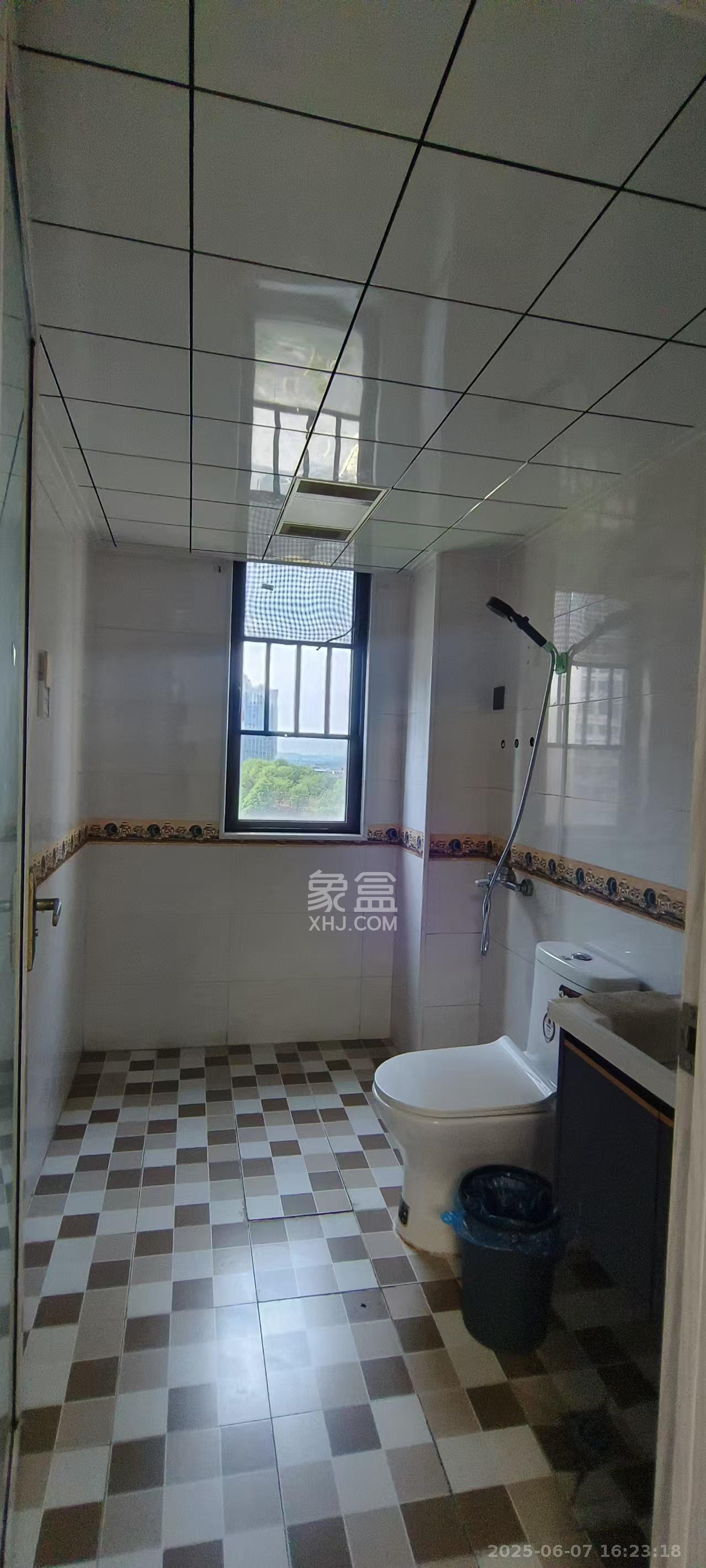 深业喜汇 5室2厅2卫 3200.0元/月 深业喜汇 5室2厅2卫 3200.0元/月室内图