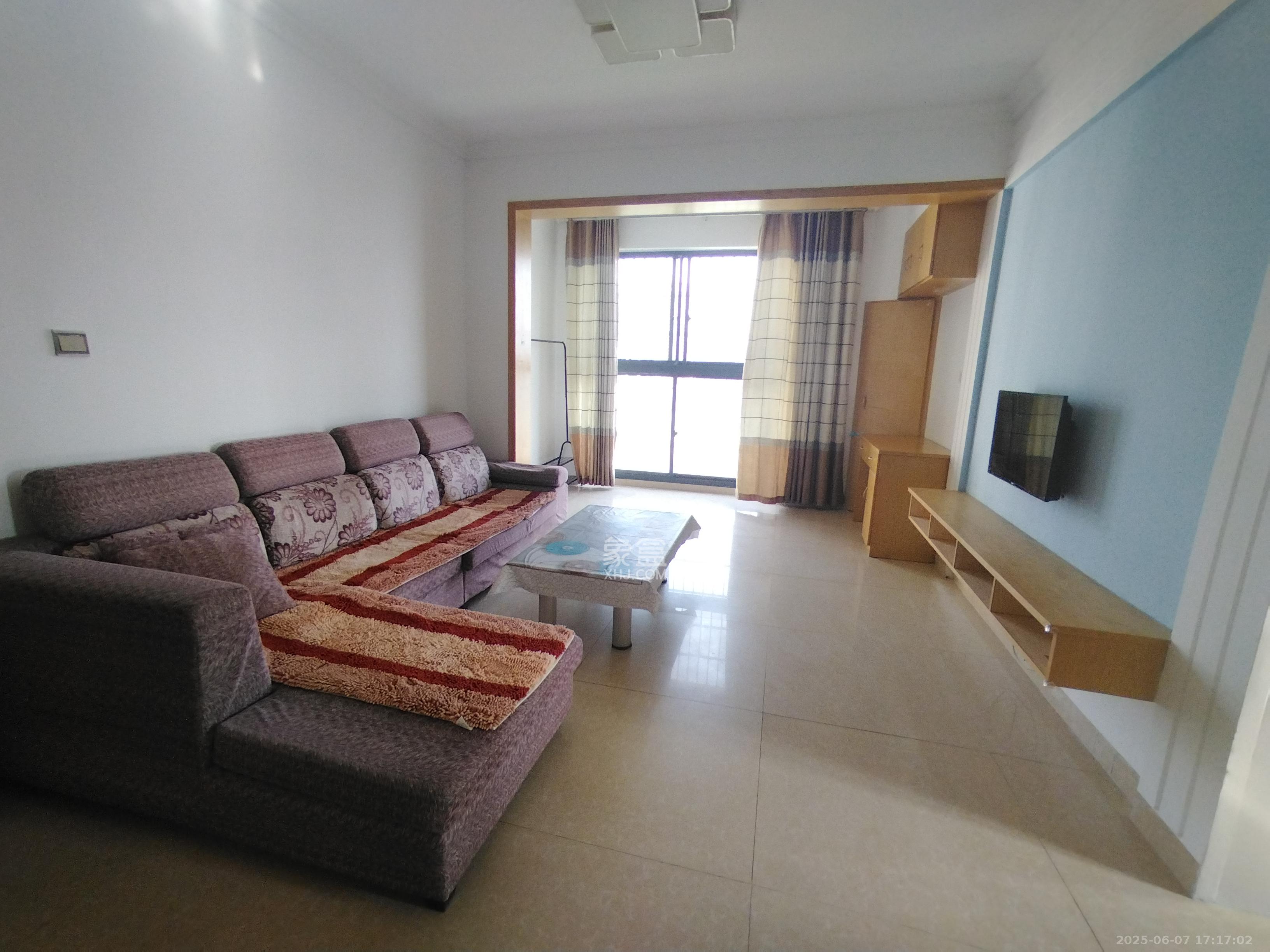 嘉顺苑 2室2厅1卫 2300.0元/月 嘉顺苑 2室2厅1卫 2300.0元/月室内图