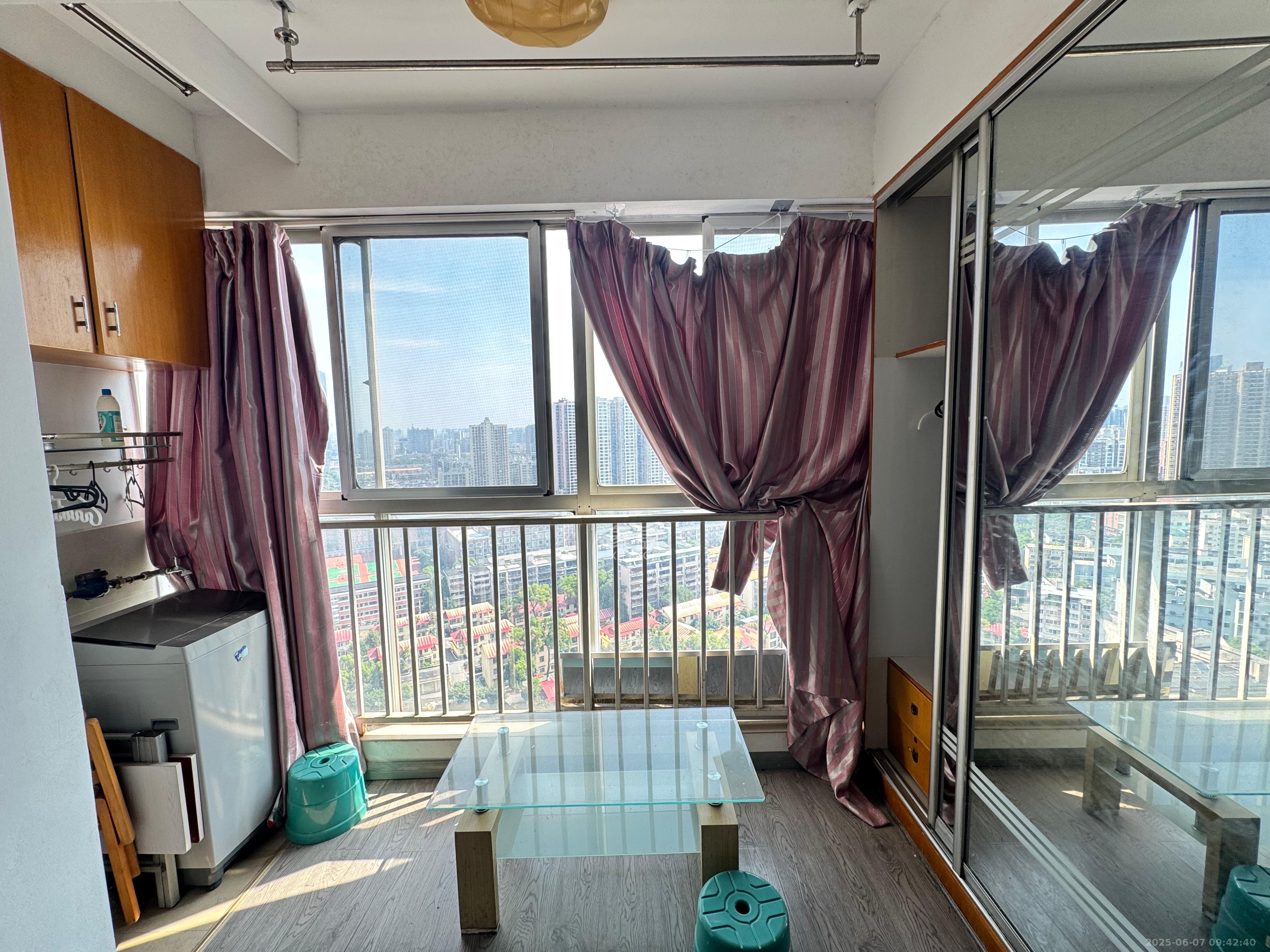 东方新世界  1室0厅1卫   1600.00元/月室内图