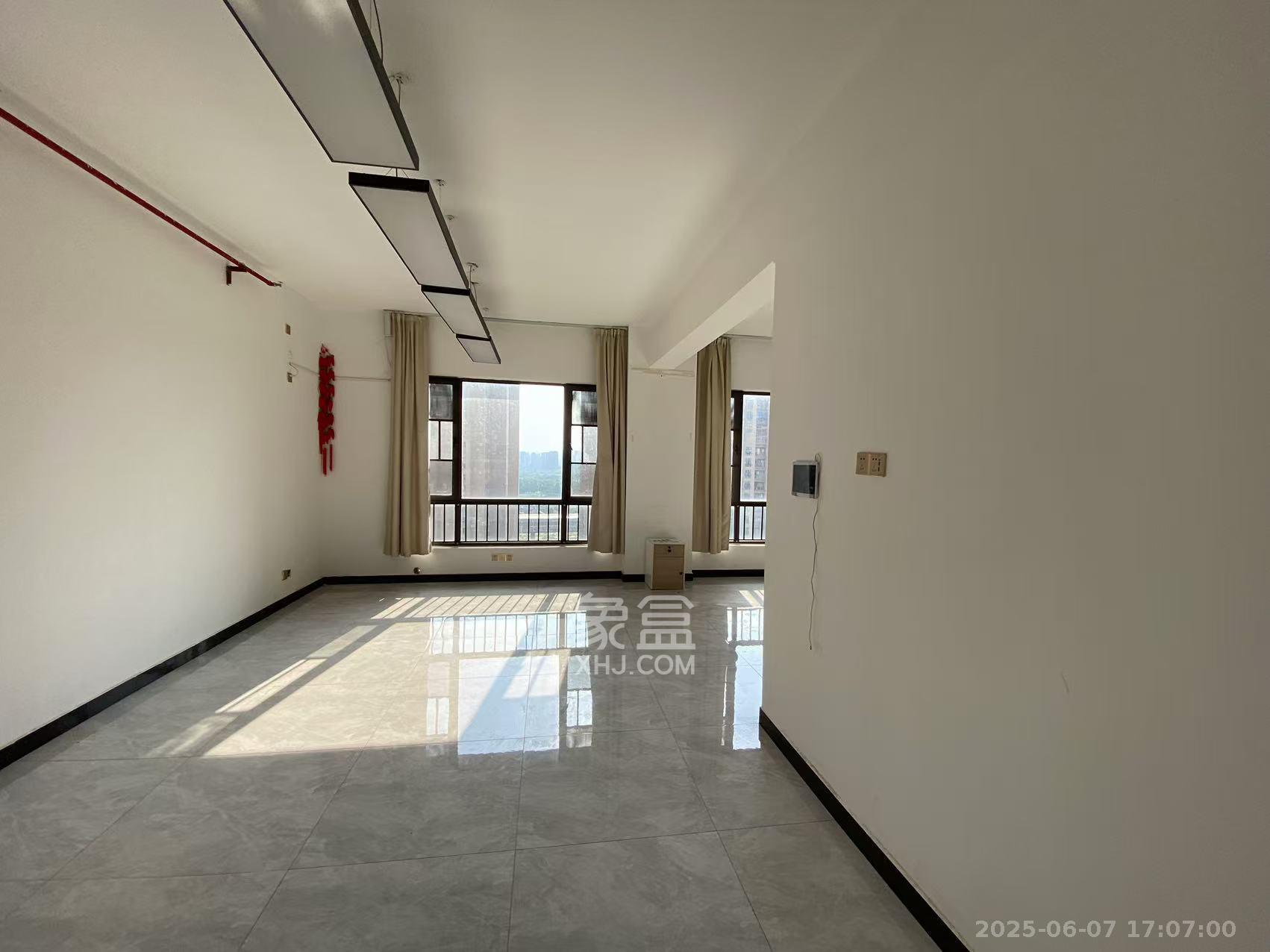 合能洋湖公馆   130.62㎡      6000.0元/月室内图