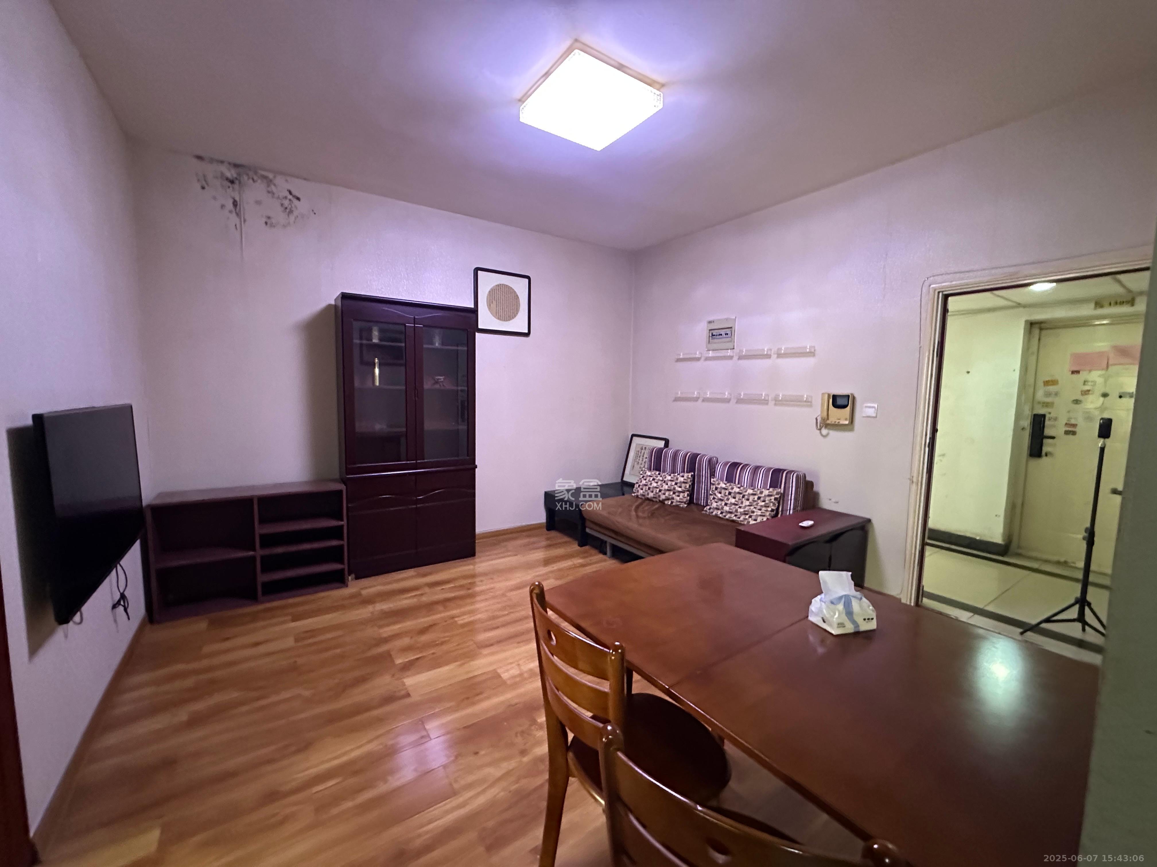 满庭芳小区 2室1厅1卫 1700.0元/月 满庭芳小区 2室1厅1卫 1700.0元/月室内图