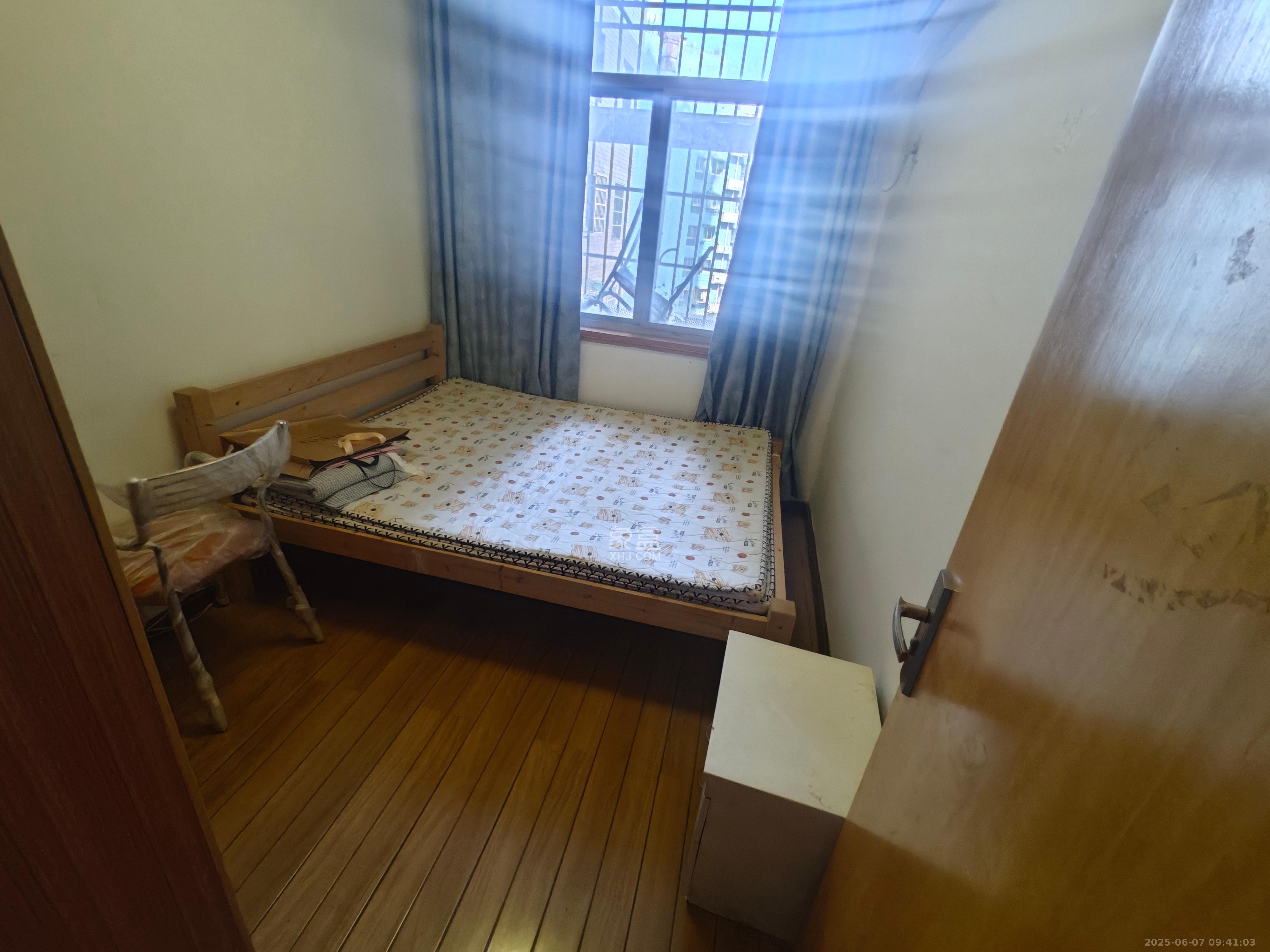 东方新世界  2室1厅1卫   2100.00元/月室内图