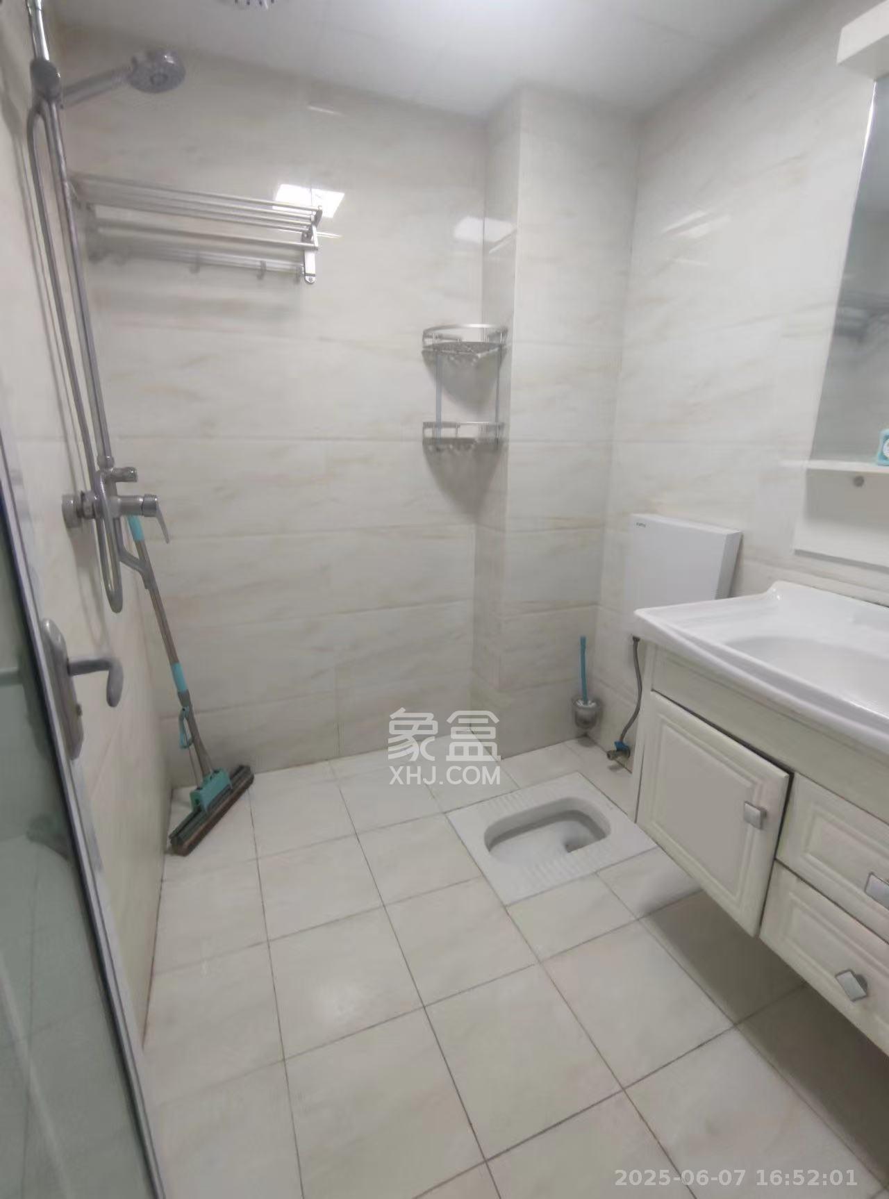 天鸿天府(天鸿中央大院) 1室1厅1卫 1600.0元/月 天鸿天府(天鸿中央大院) 1室1厅1卫 1600.0元/月室内图