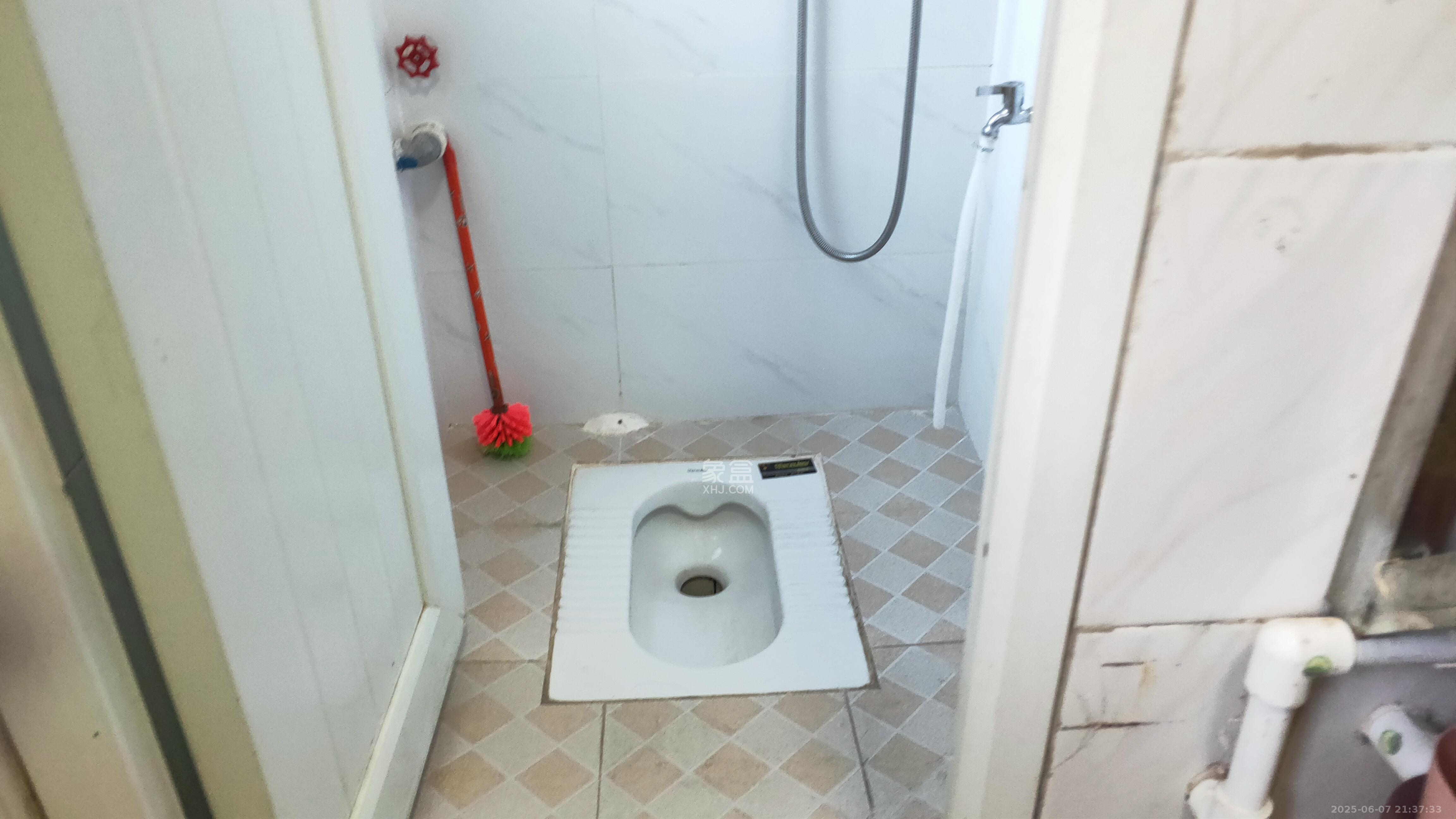 五一东村 1室1厅1卫 1400.0元/月 五一东村 1室1厅1卫 1400.0元/月室内图