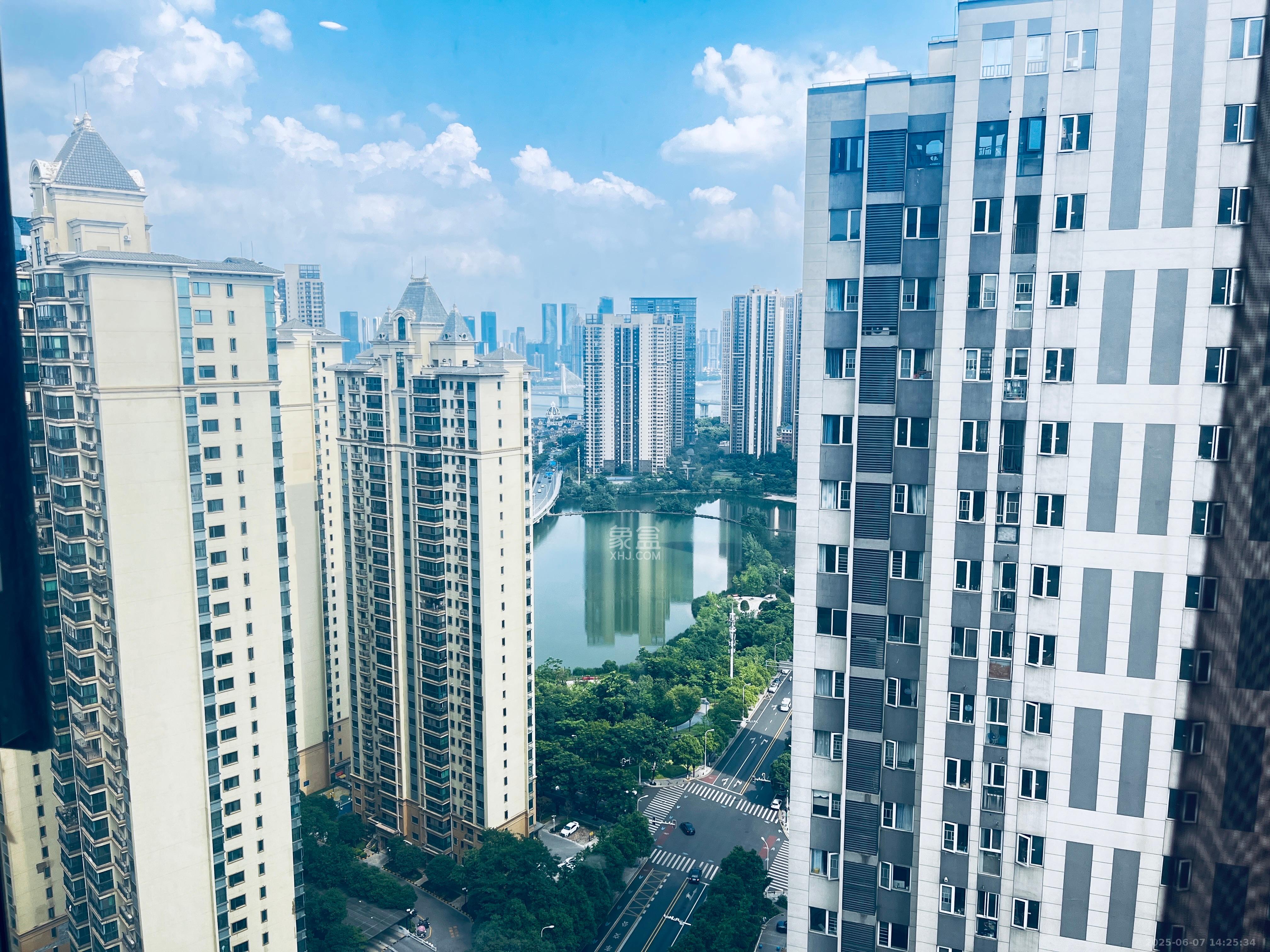 当代滨江MOMA 1室1厅1卫 1800.0元/月 当代滨江MOMA 1室1厅1卫 1800.0元/月室内图