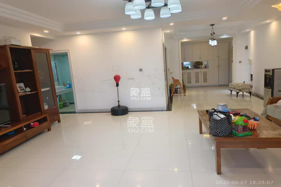 好望谷  2室2厅1卫    2000.0元/月 好望谷  2室2厅1卫    2000.0元/月室内图