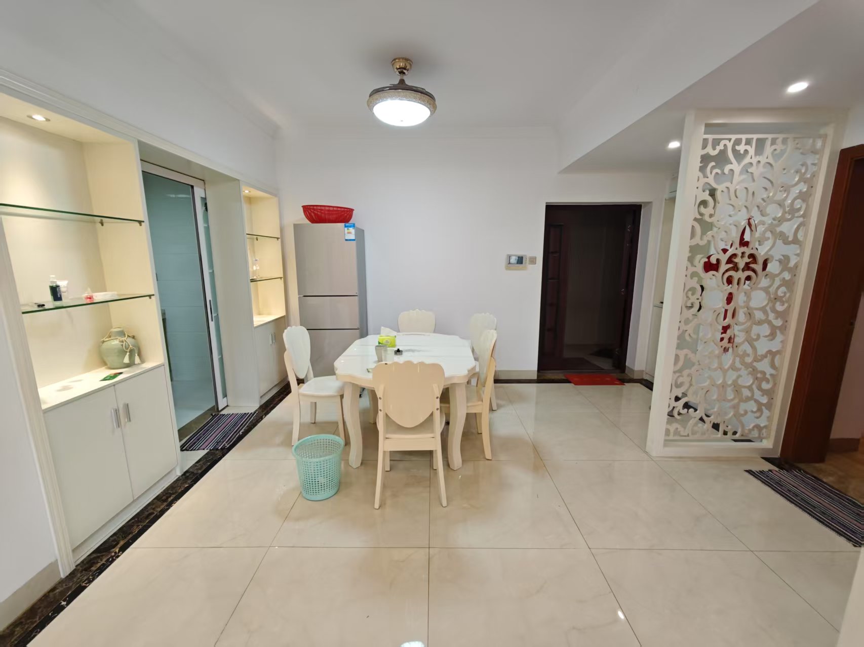 江畔人家 2室1厅1卫 2500.0元/月 江畔人家 2室1厅1卫 2500.0元/月室内图