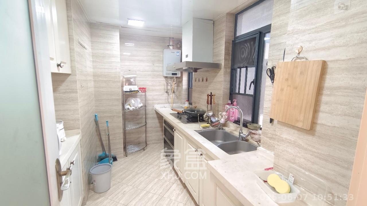 双湾国际（湘江御景花园）  2室1厅1卫   1900.00元/月室内图