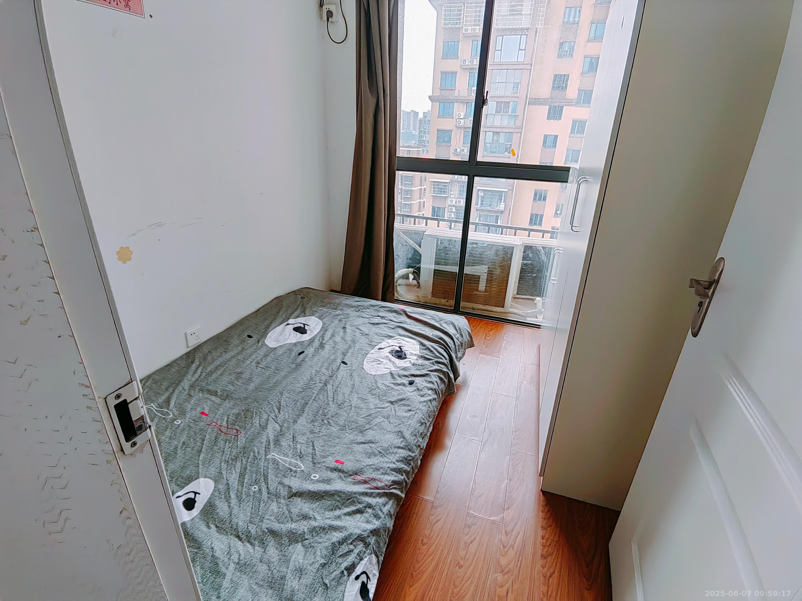 湘桥佳苑  3室2厅1卫    2400.0元/月室内图