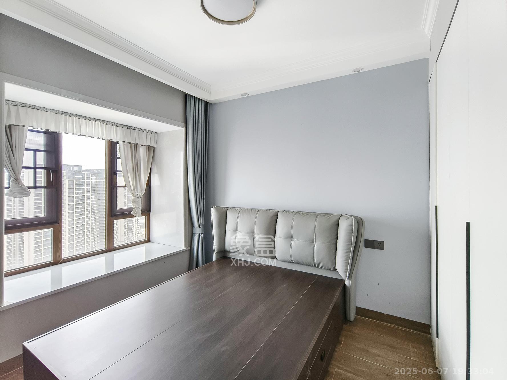 碧桂园翘楚棠  4室2厅2卫    138.0万卧室