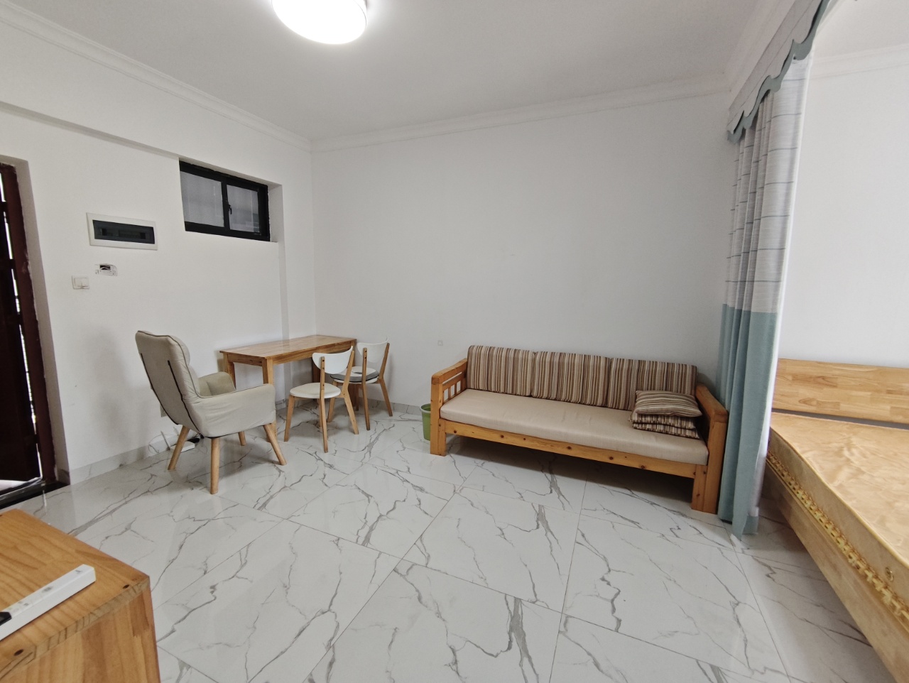 蓝海瑞园 1室1厅1卫 1800.0元/月 蓝海瑞园 1室1厅1卫 1800.0元/月室内图