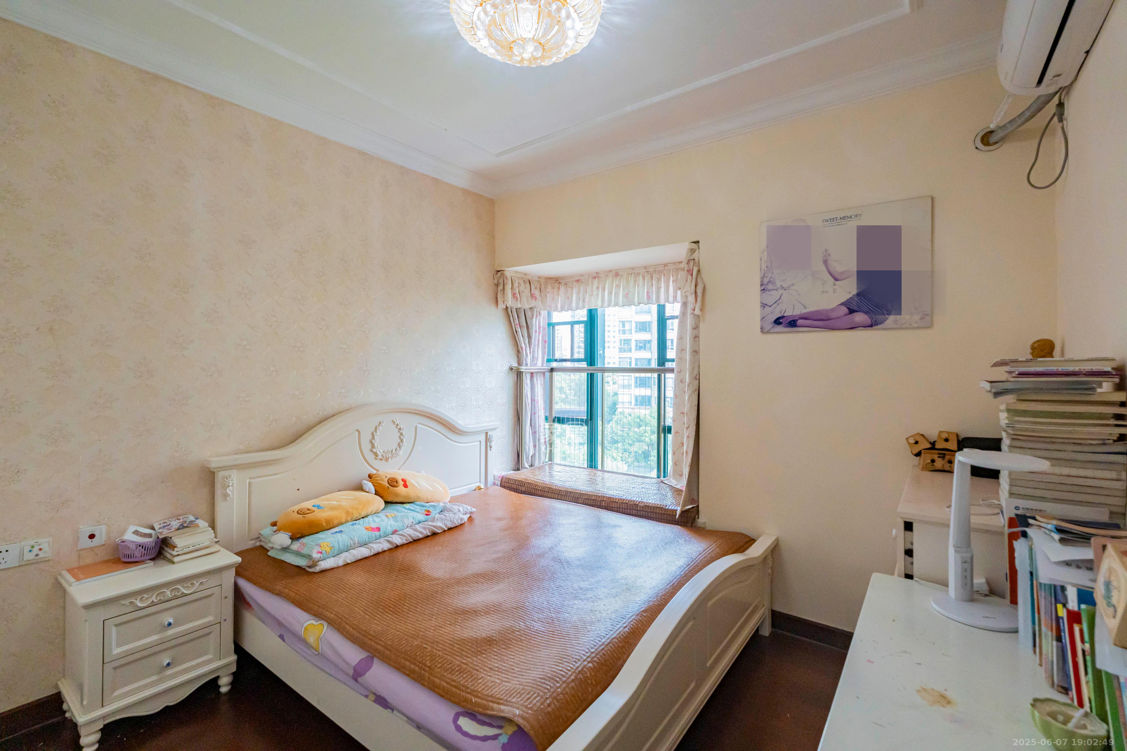 恒大雅苑  3室2厅2卫    95.0万 恒大雅苑  3室2厅2卫    95.0万卧室