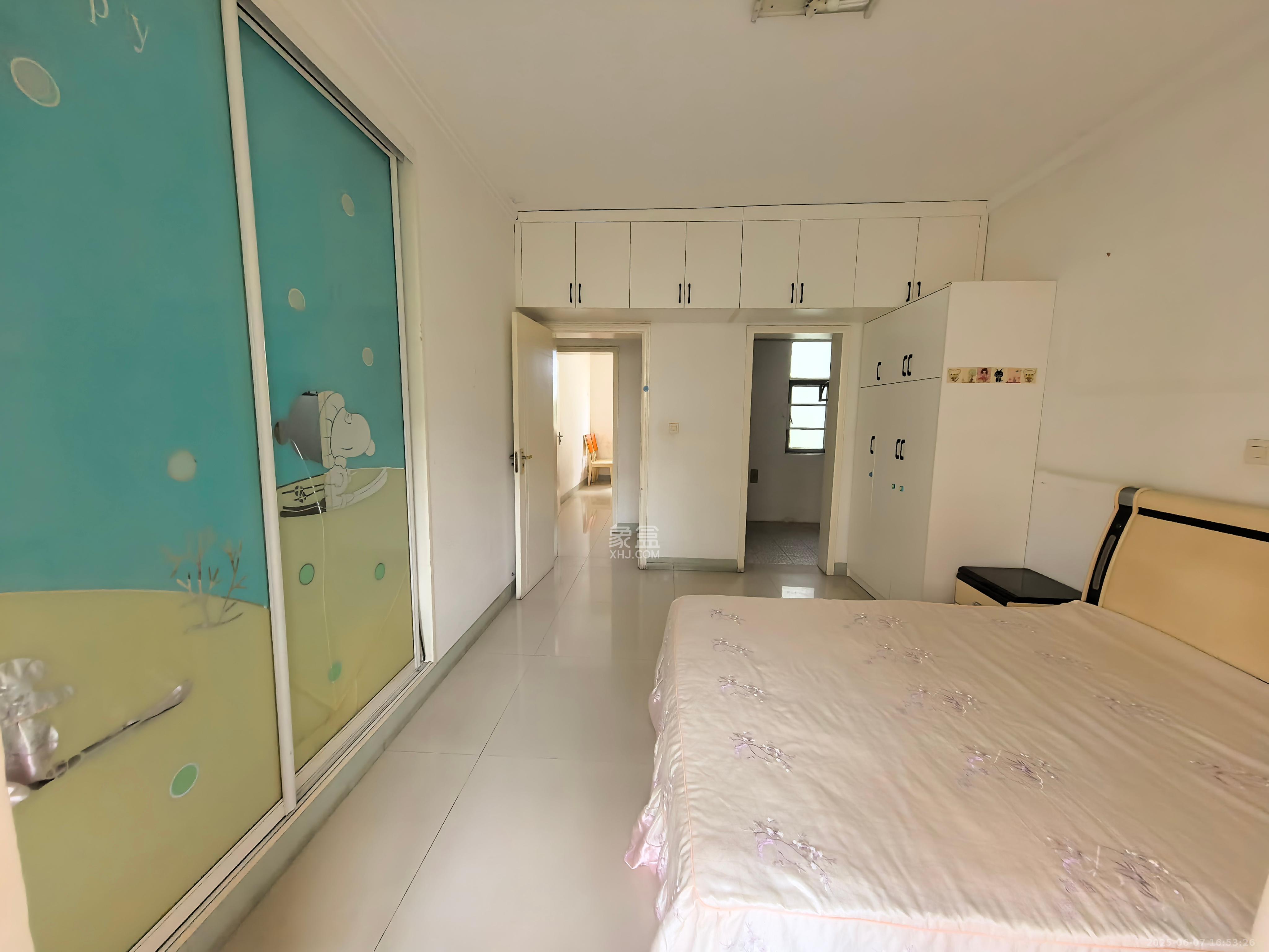 滨湖小区（湖南农业大学）  3室2厅2卫   2500.00元/月室内图