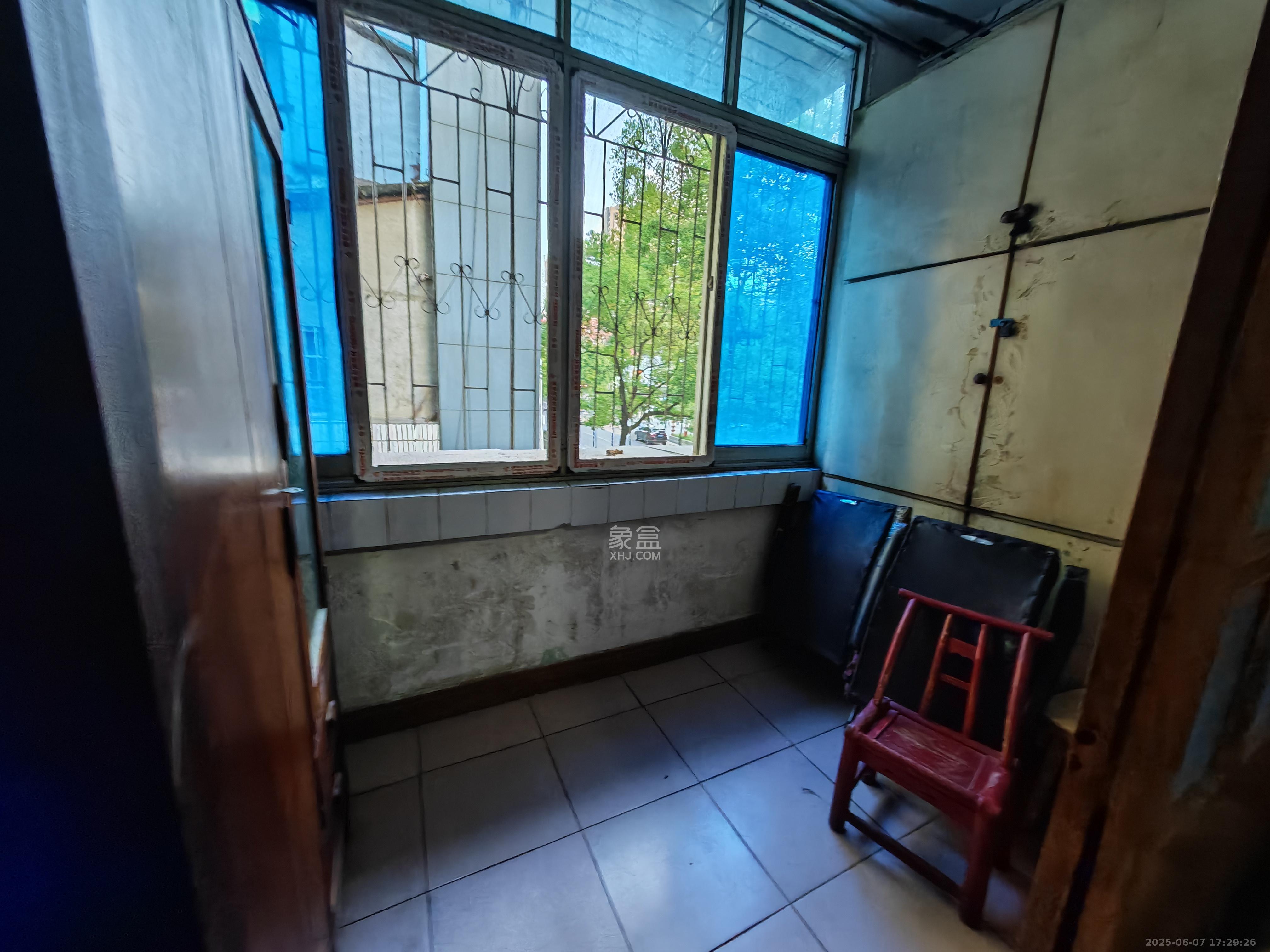 燕兴宿舍 2室1厅1卫 1400.0元/月 燕兴宿舍 2室1厅1卫 1400.0元/月室内图