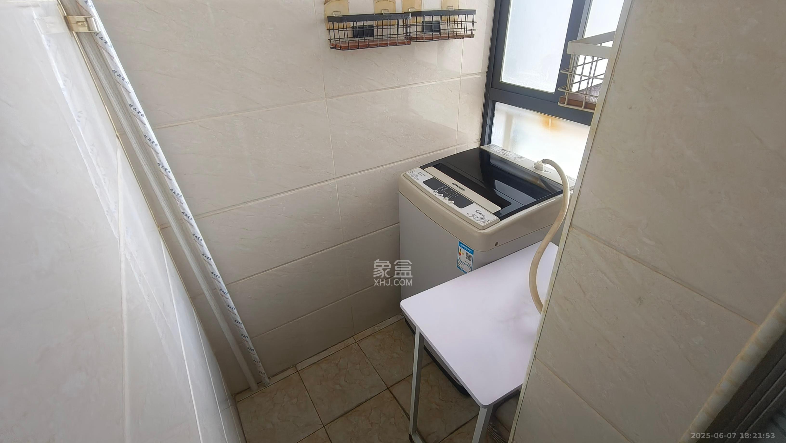 天鸿天府（天鸿中央大院）  2室1厅1卫   2000.00元/月室内图