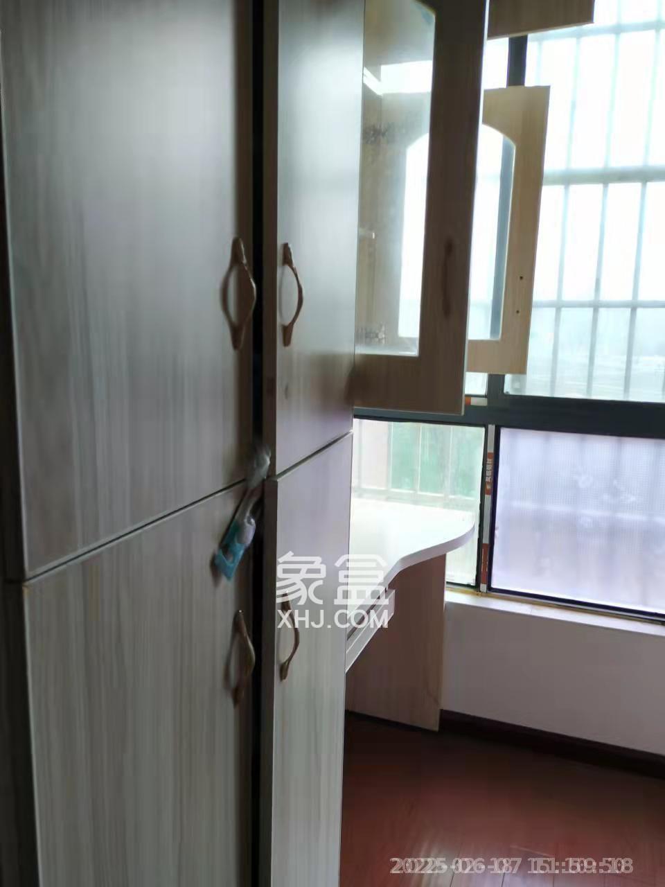 佛奥康桥水岸  3室2厅2卫   1700.00元/月室内图