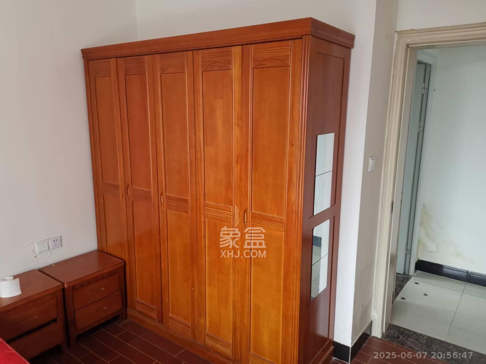 钰龙天下一期  2室1厅1卫   2000.00元/月室内图