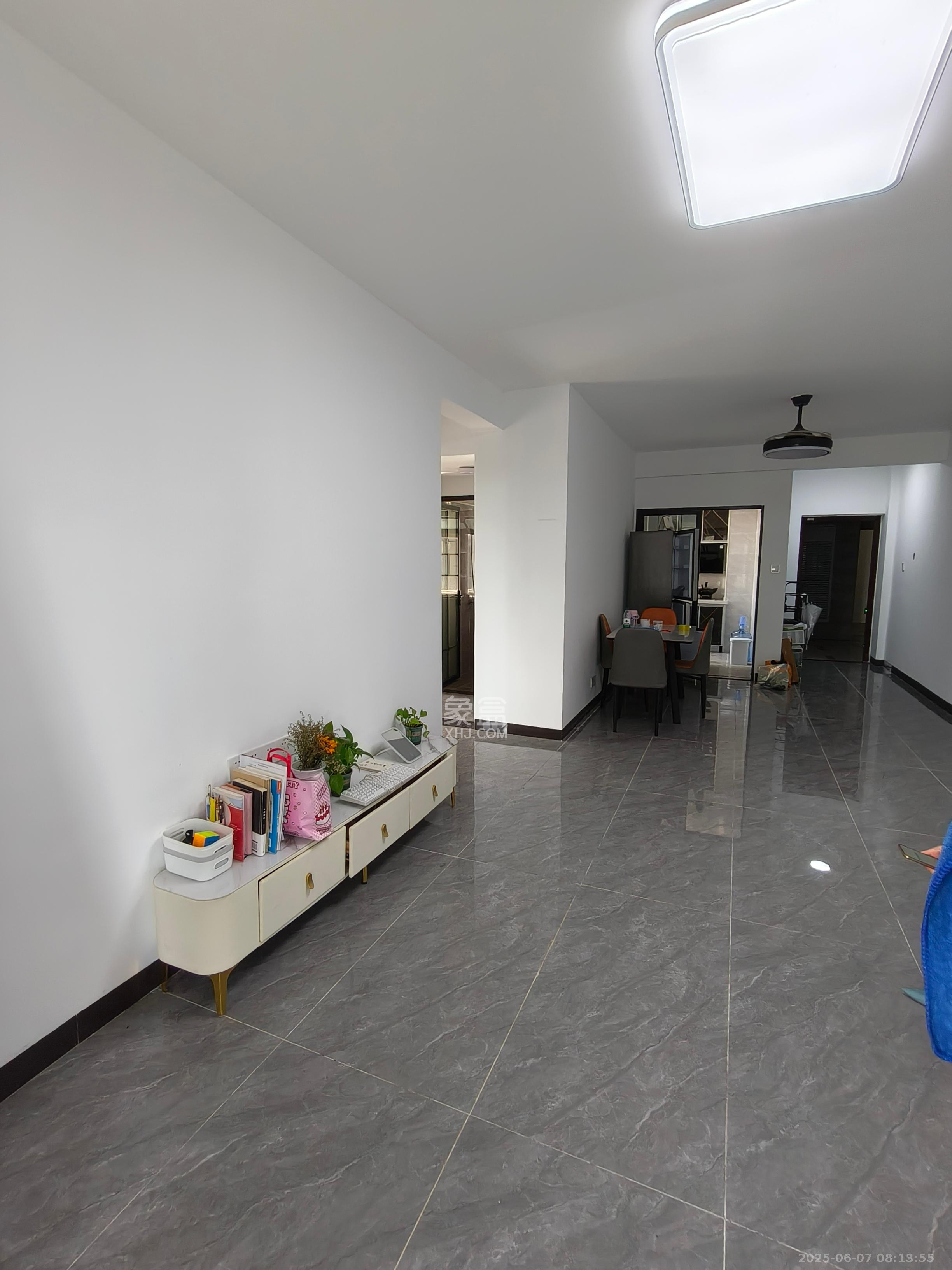 盛地东方芯府 3室2厅2卫 2200.0元/月 盛地东方芯府 3室2厅2卫 2200.0元/月室内图