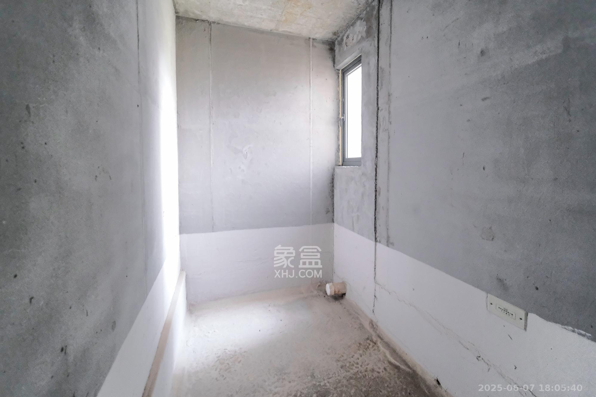 保利金香槟 4室2厅2卫 85.9万 保利金香槟 4室2厅2卫 85.9万卫生间