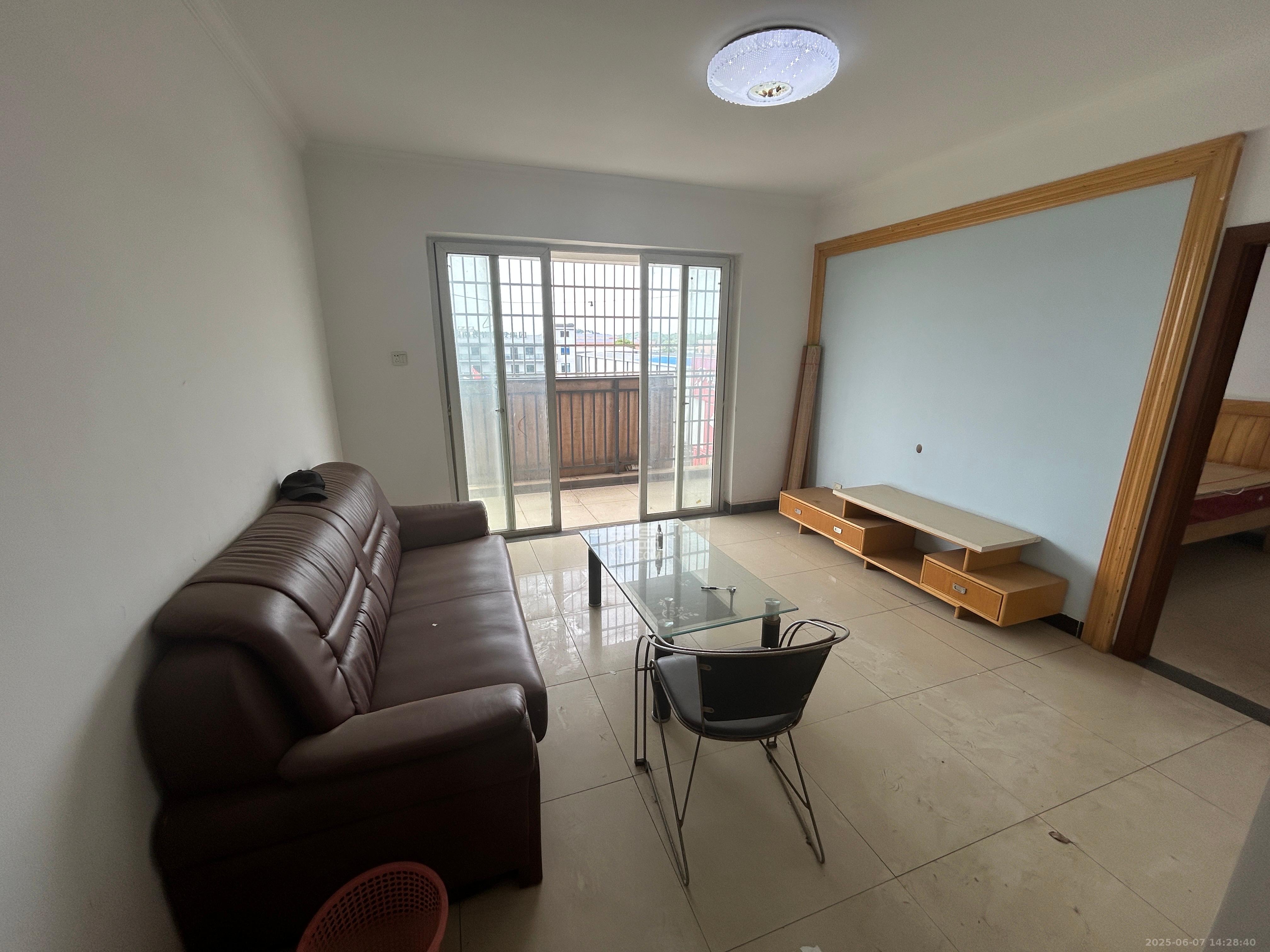 三城花苑(一,二,三期) 2室2厅1卫 1000.0元/月 三城花苑(一,二,三期) 2室2厅1卫 1000.0元/月室内图