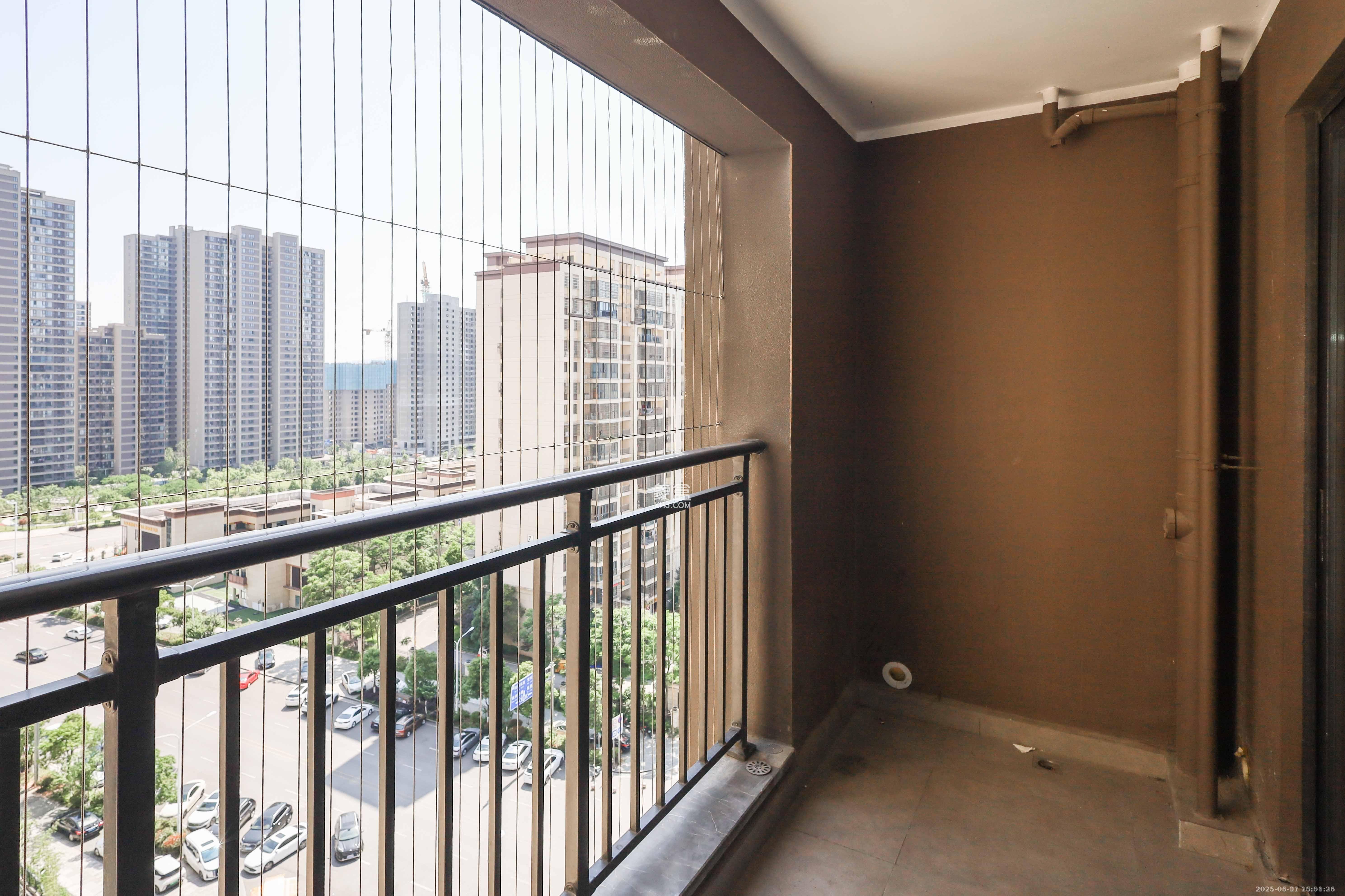 越秀亲爱里 4室2厅2卫 2100.0元/月 越秀亲爱里 4室2厅2卫 2100.0元/月室内图