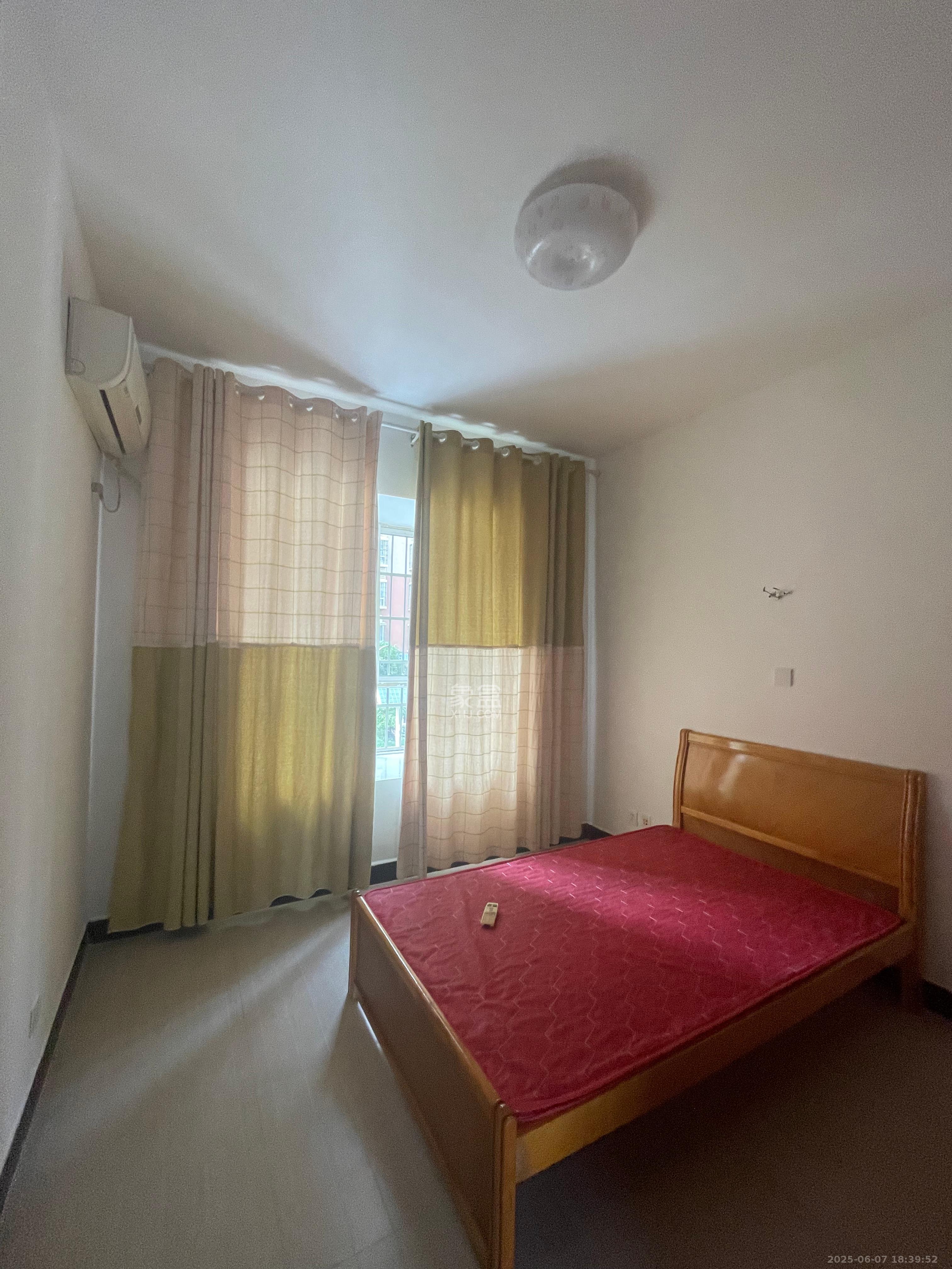 先锋新宇  3室2厅1卫   2400.00元/月室内图