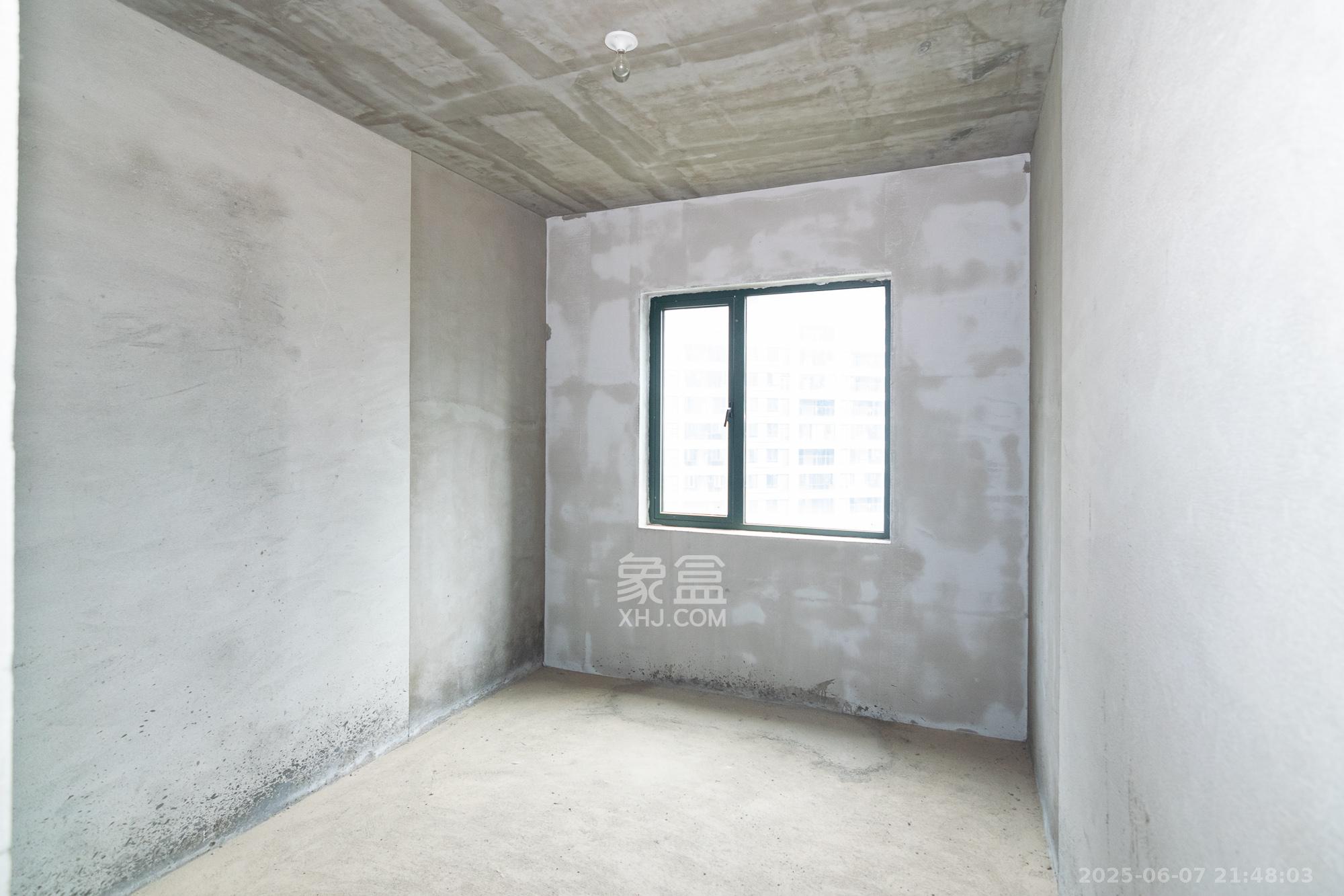 凯尔花缇紫郡 4室2厅2卫 72.8万 凯尔花缇紫郡 4室2厅2卫 72.8万卧室