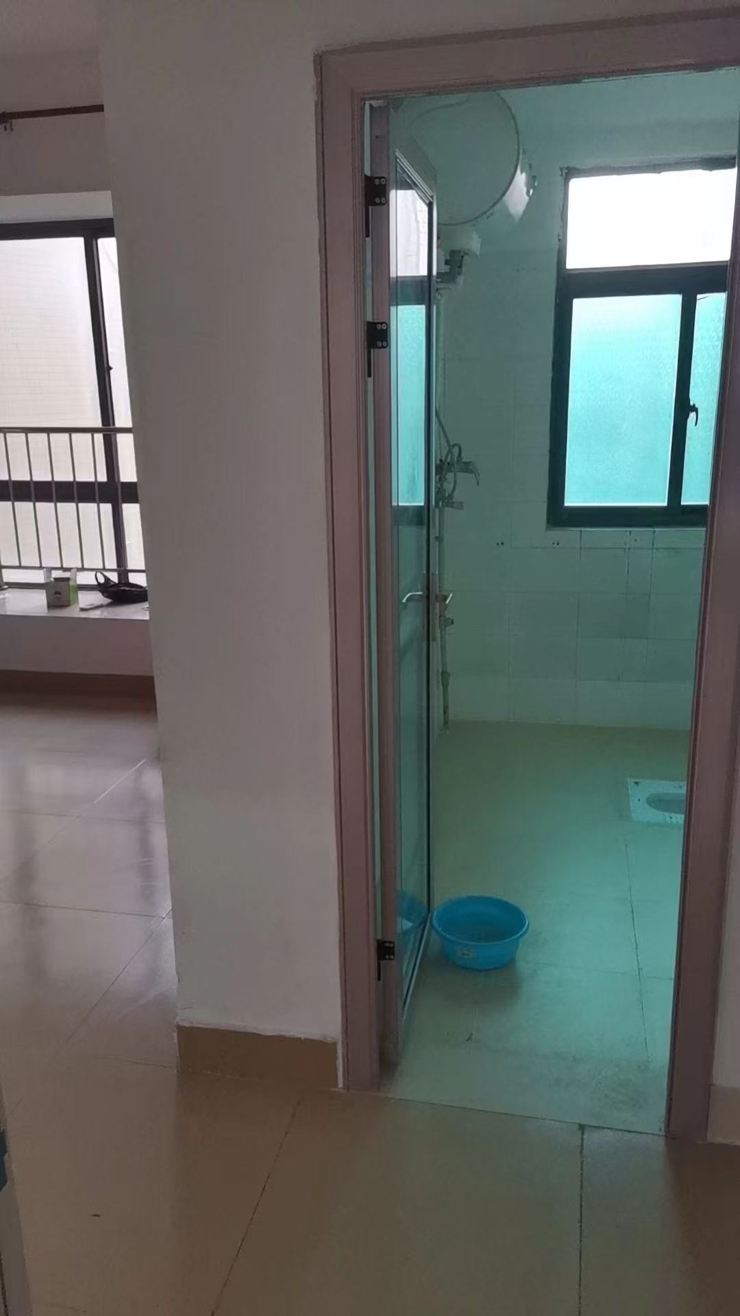 金海广场 3室2厅2卫 2500.0元/月 金海广场 3室2厅2卫 2500.0元/月室内图