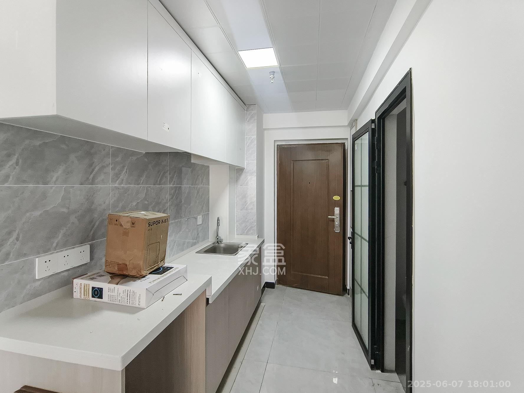 保利香槟国际  1室1厅1卫    24.0万 保利香槟国际  1室1厅1卫    24.0万厨房