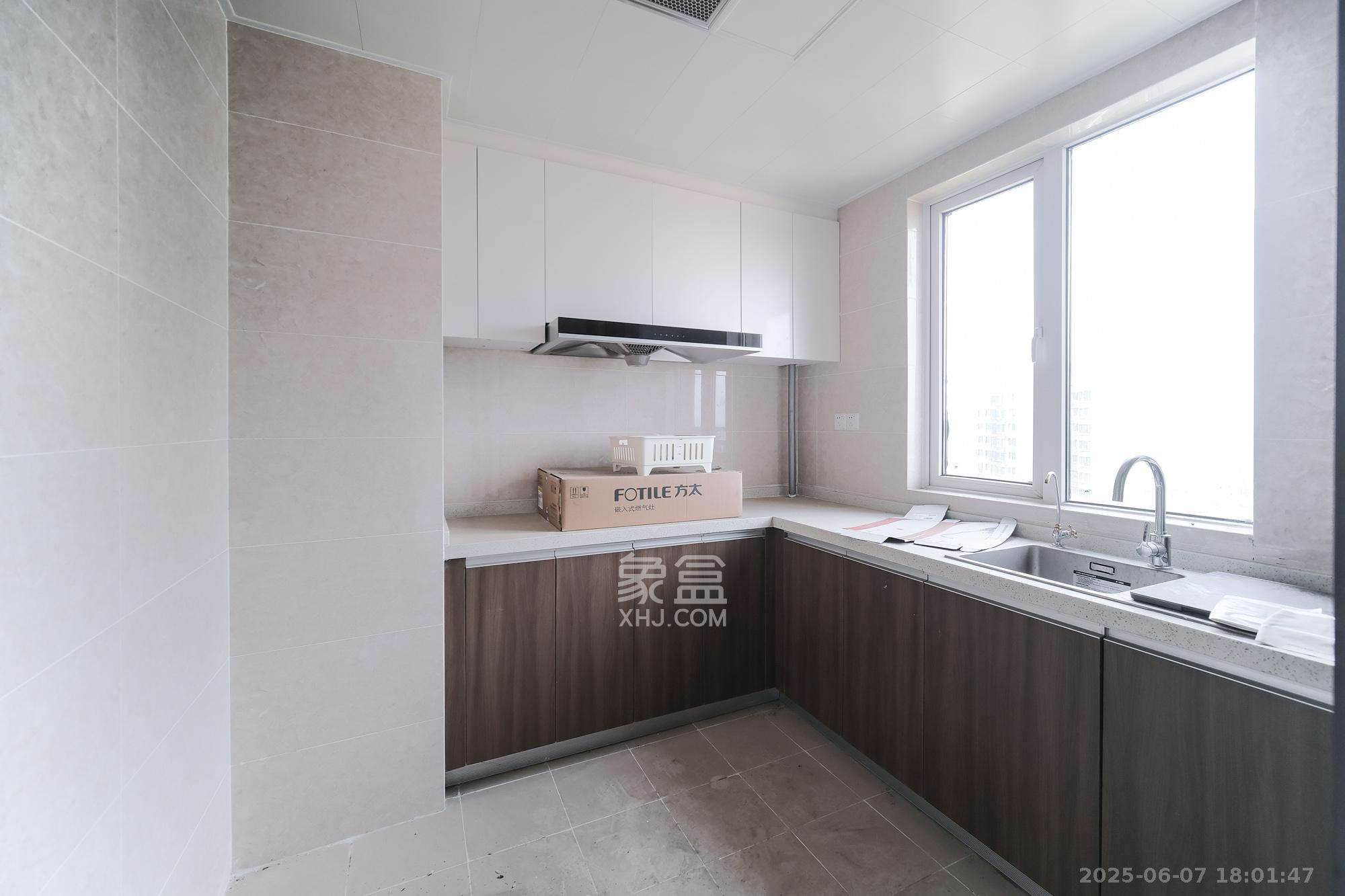 保利香槟国际 4室2厅2卫 110.0万 保利香槟国际 4室2厅2卫 110.0万厨房