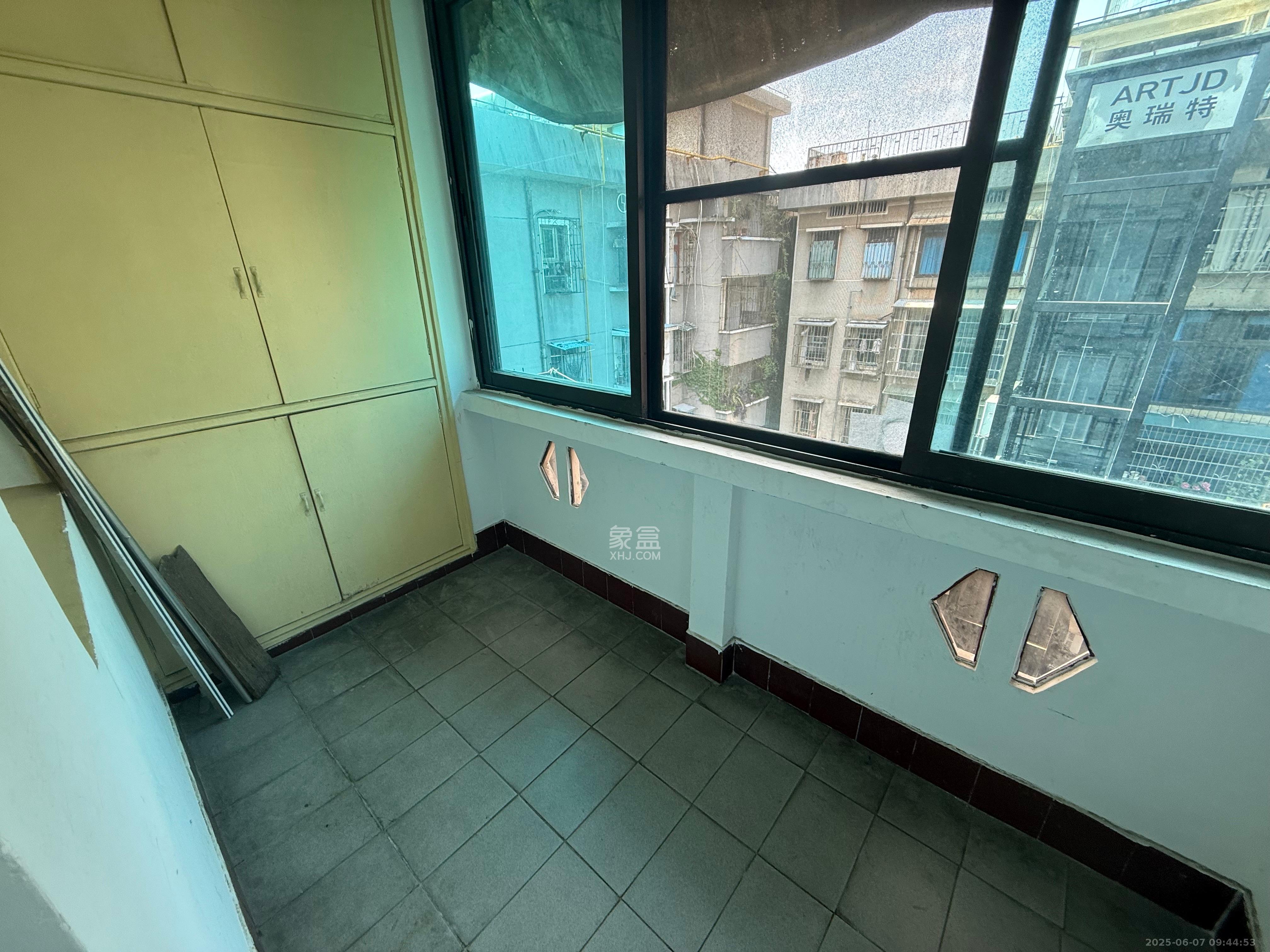 向韶村  3室1厅1卫   1400.00元/月室内图