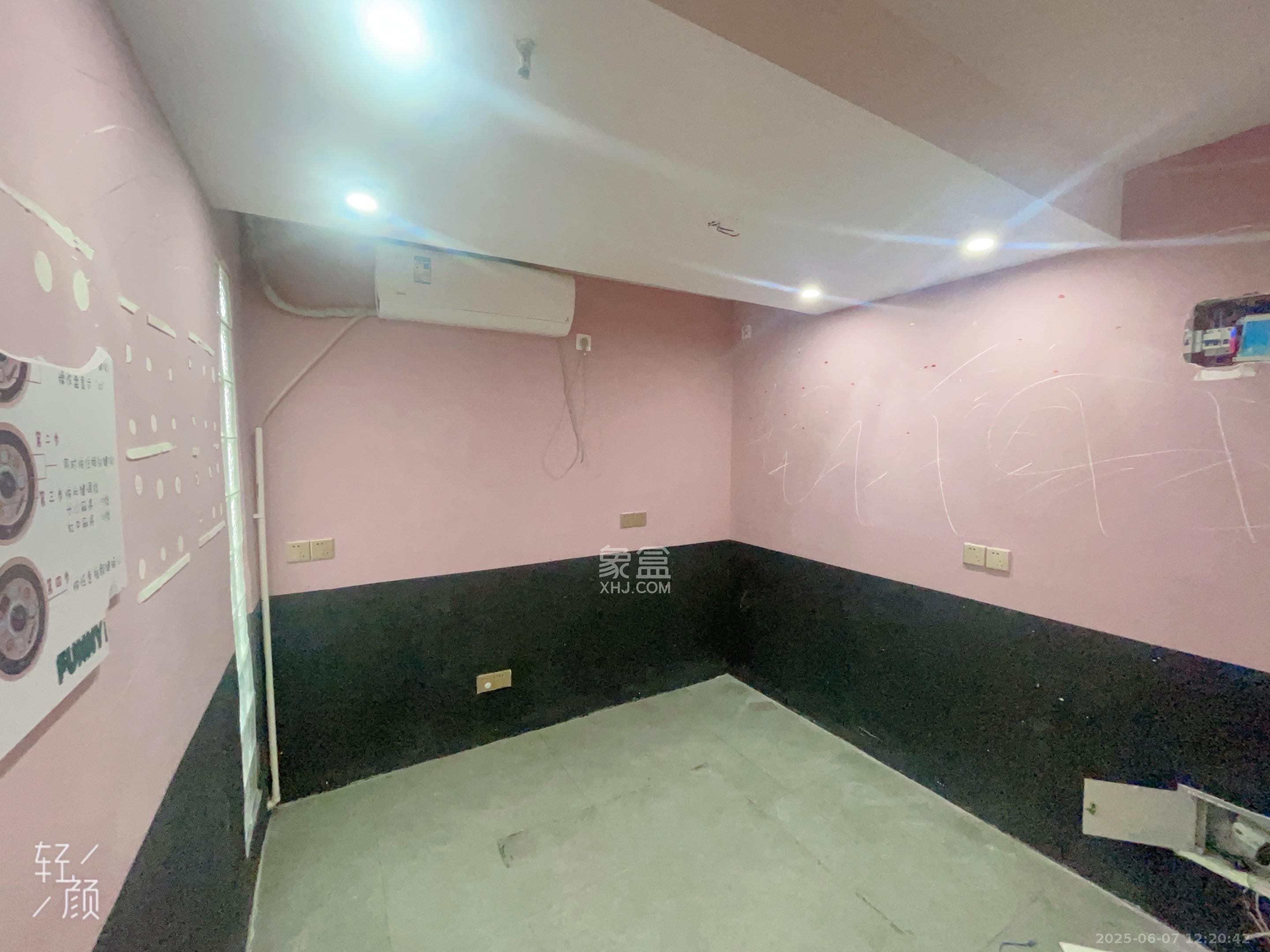 C-park天悦城(紫檀溪苑二期)  1室1厅1卫    1200.0元/月 C-park天悦城(紫檀溪苑二期)  1室1厅1卫    1200.0元/月室内图