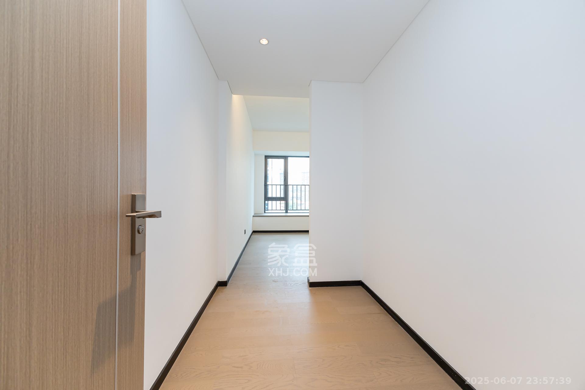 时代倾城汀蓝(时代倾城六期)  5室2厅3卫    300.0万 时代倾城汀蓝(时代倾城六期)  5室2厅3卫    300.0万卧室