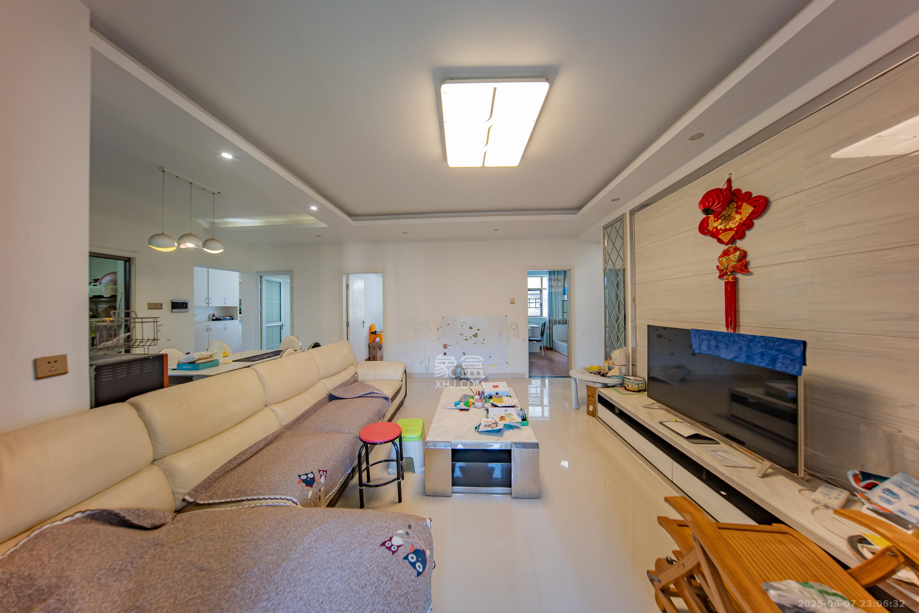 江山帝景雅典  3室2厅2卫    121.0万其他