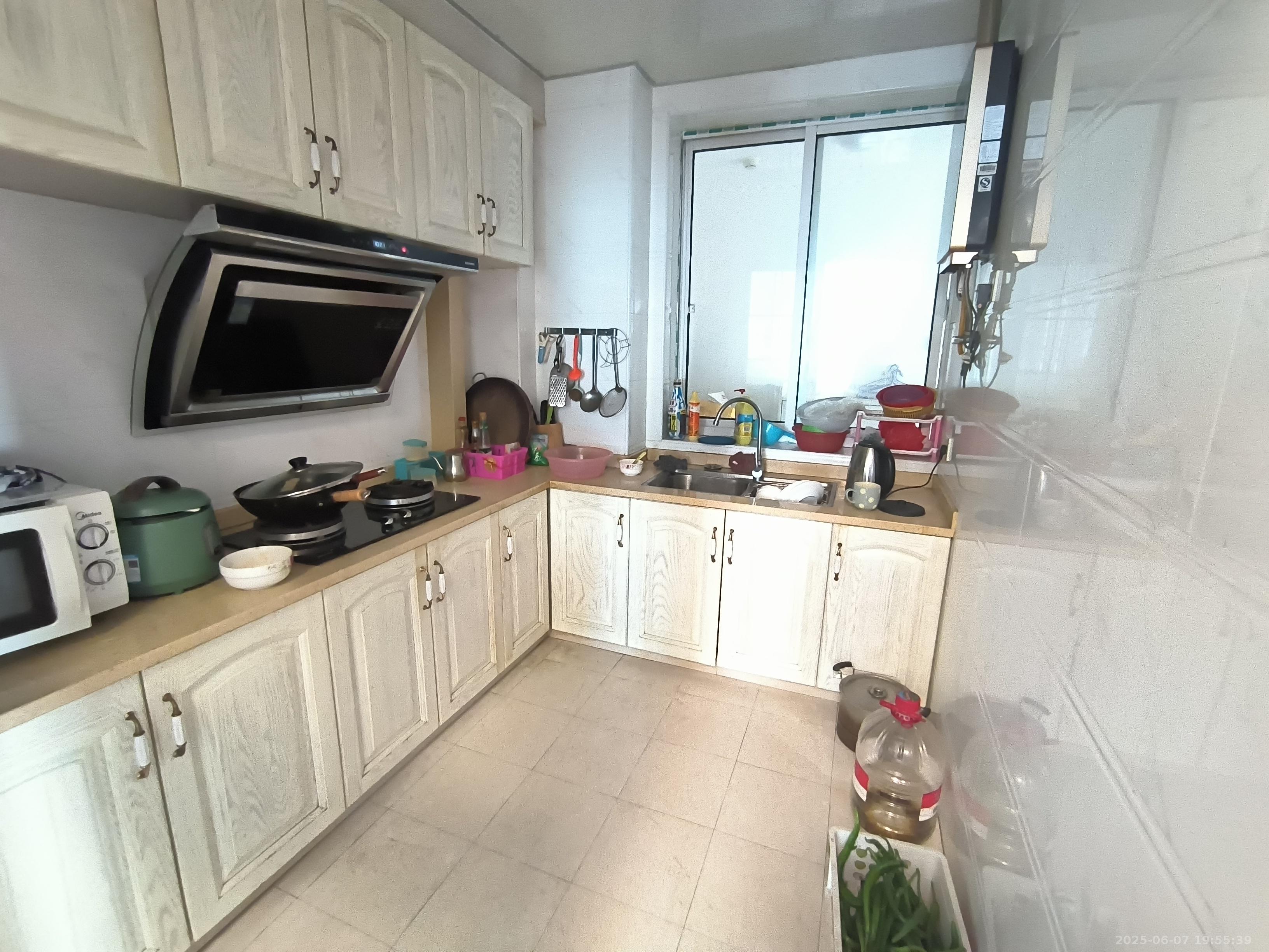 佳兆业金域天下三期 3室2厅1卫 2000.0元/月 佳兆业金域天下三期 3室2厅1卫 2000.0元/月室内图