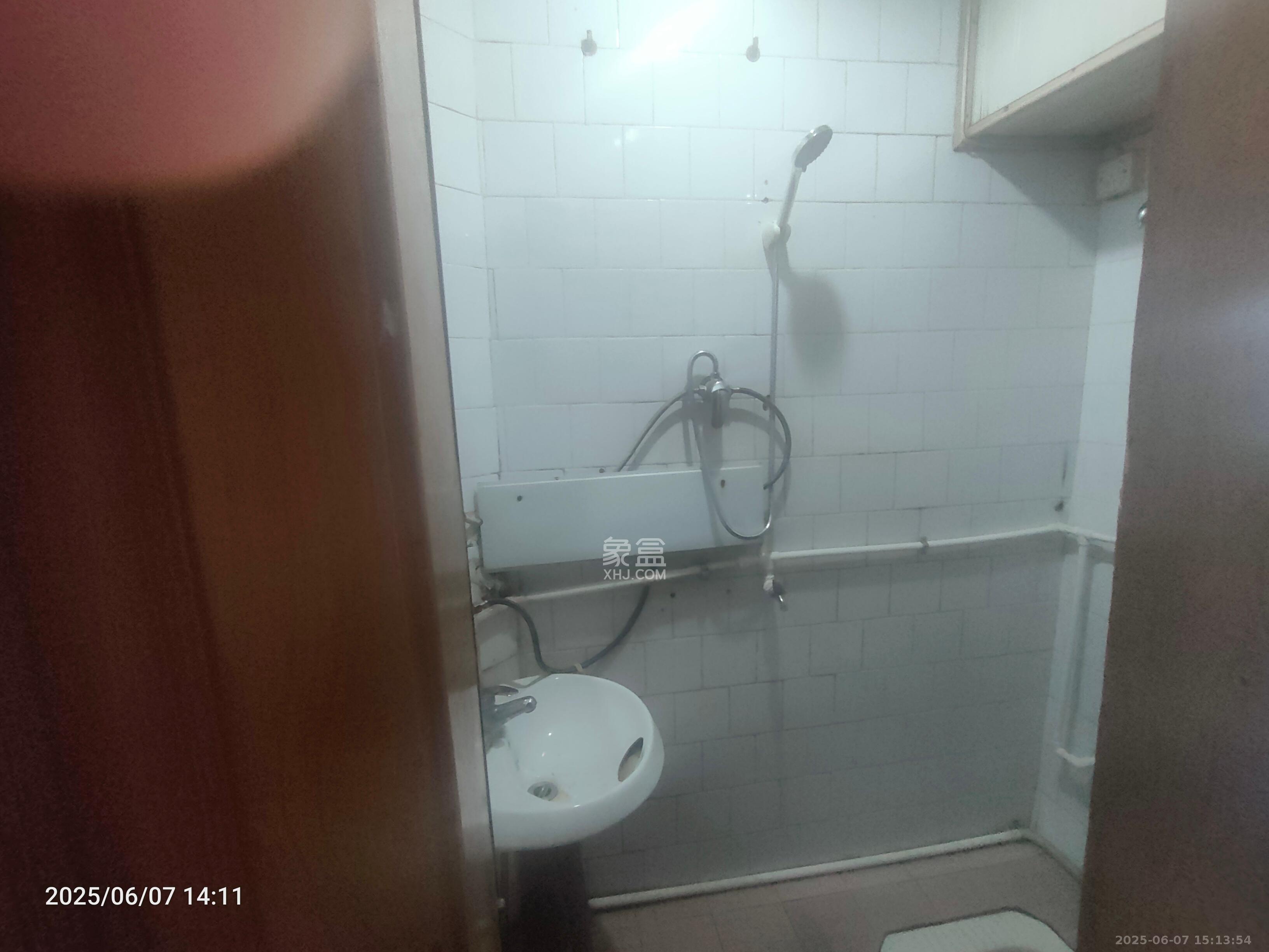 汽贸大厦 2室1厅1卫 2000.0元/月 汽贸大厦 2室1厅1卫 2000.0元/月室内图