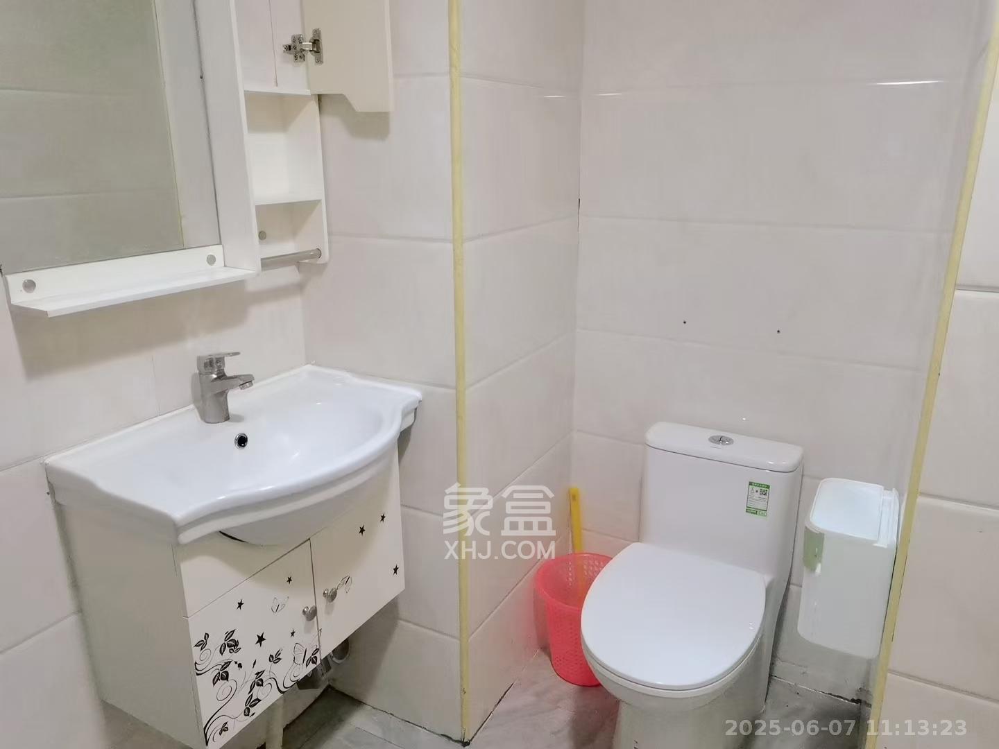 融科东南海  1室1厅1卫   1500.00元/月室内图