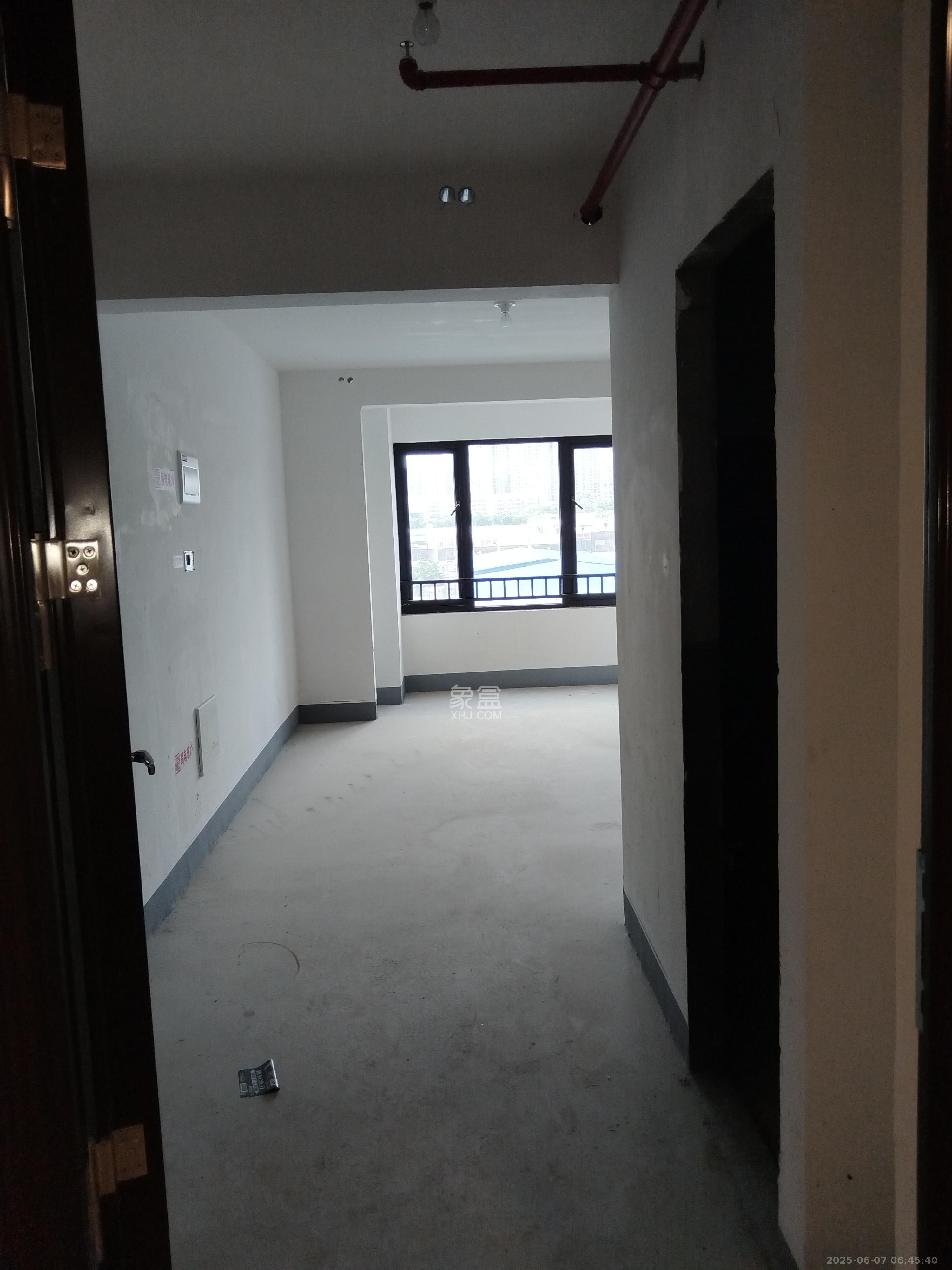 中海珑悦府  1室1厅1卫    1400.0元/月室内图