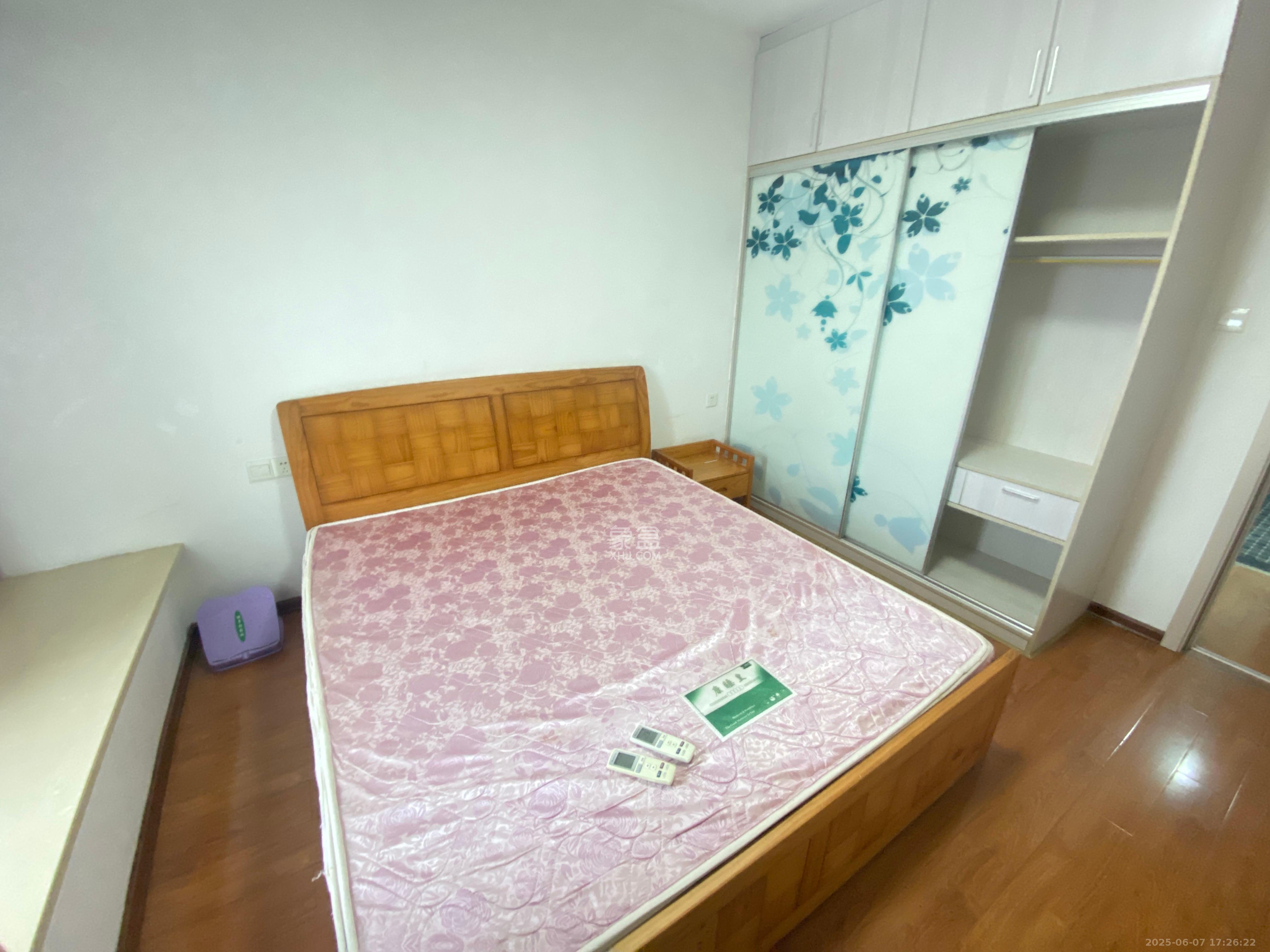 钱隆樽品(一、二、三期)  2室2厅1卫   2200.00元/月室内图