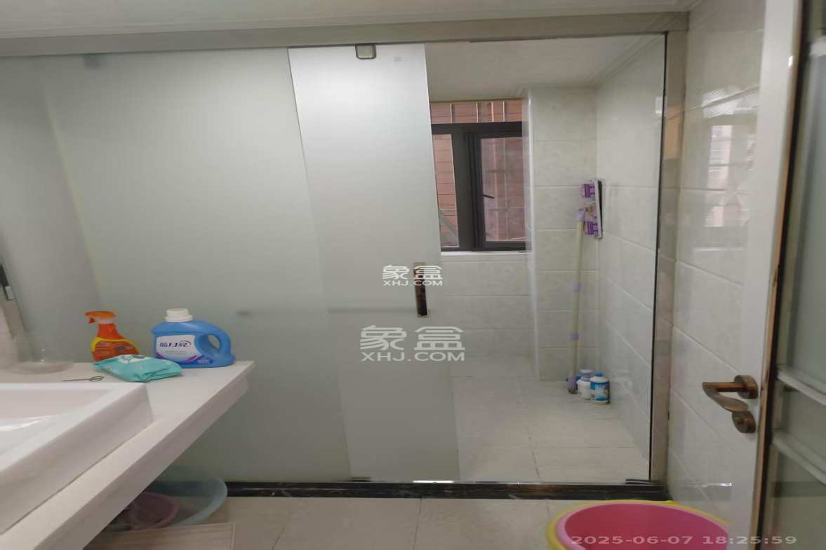 好望谷  2室2厅1卫    2000.0元/月 好望谷  2室2厅1卫    2000.0元/月室内图