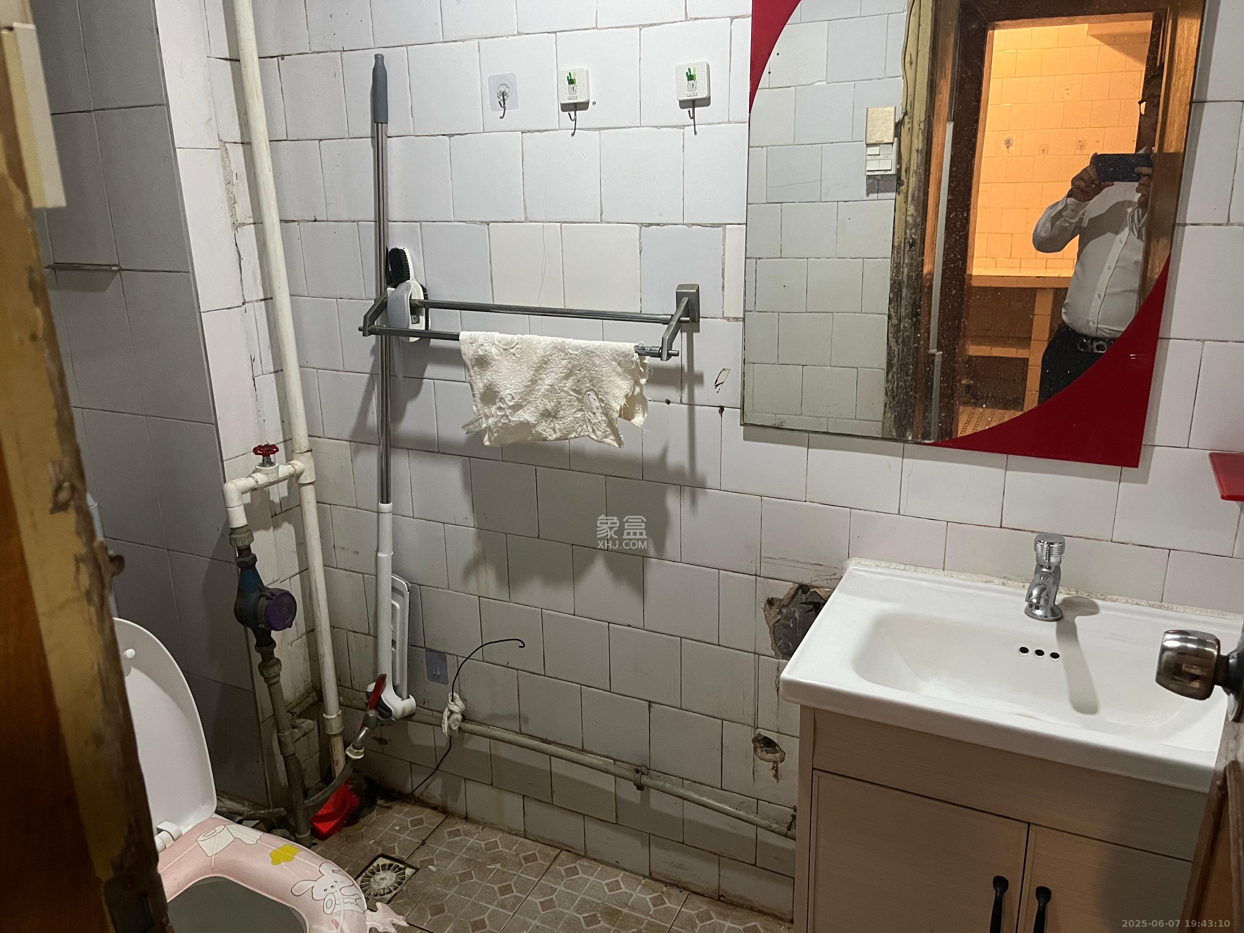 农业银行家属楼 2室1厅1卫 1500.0元/月 农业银行家属楼 2室1厅1卫 1500.0元/月室内图