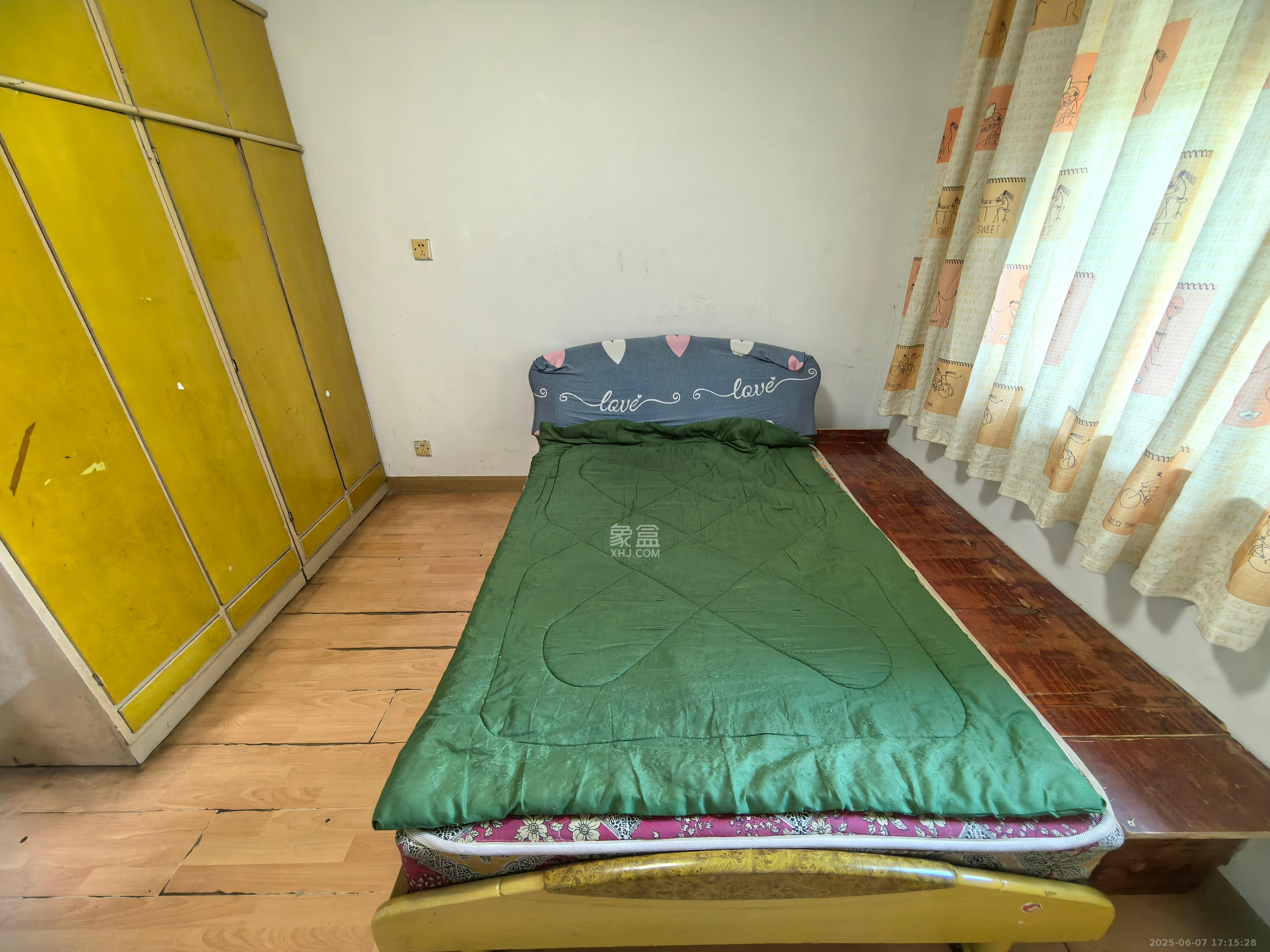 新天小区  2室1厅1卫    1000.0元/月 新天小区  2室1厅1卫    1000.0元/月室内图