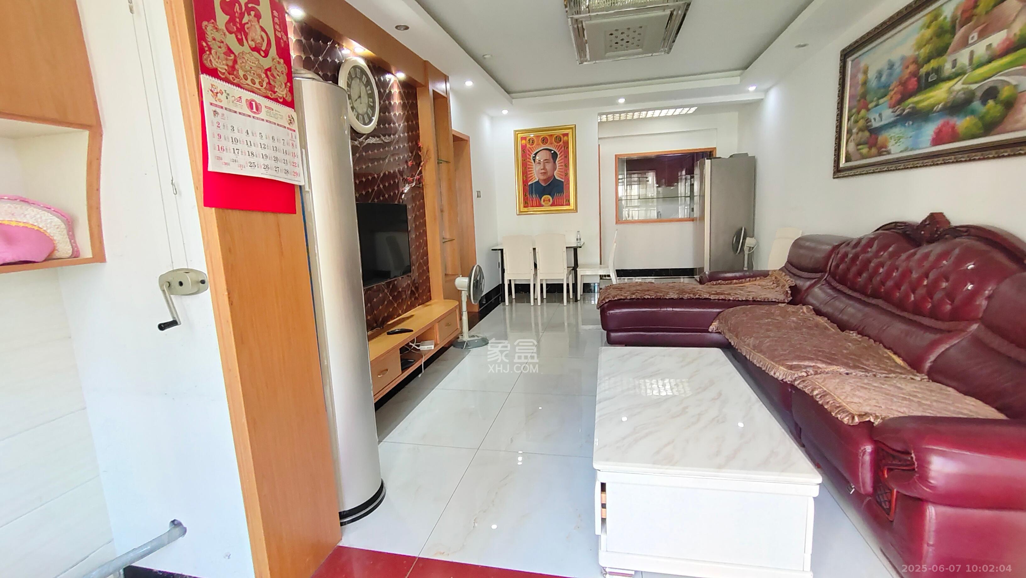 卓越蔚蓝海岸三期  2室2厅1卫   2300.00元/月室内图