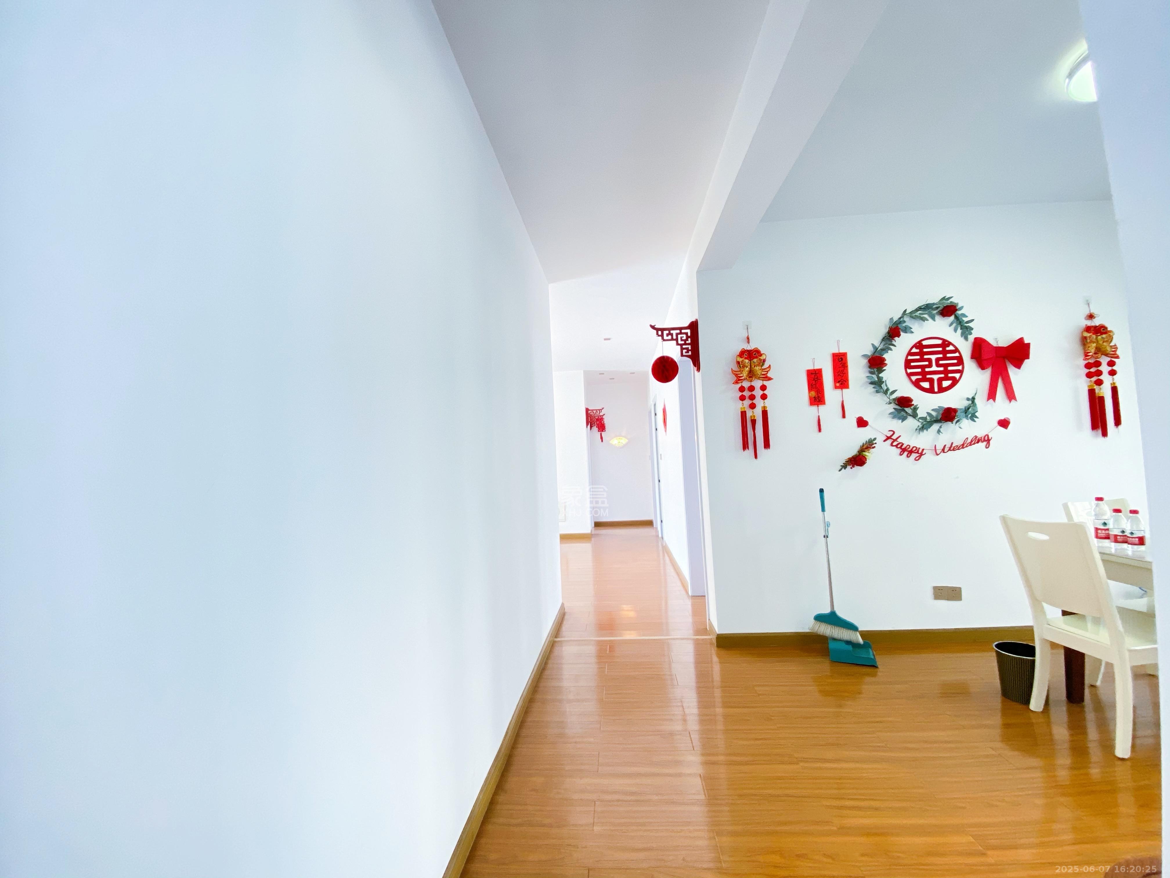 金茂梅溪湖 3室2厅2卫 3200.0元/月 金茂梅溪湖 3室2厅2卫 3200.0元/月室内图