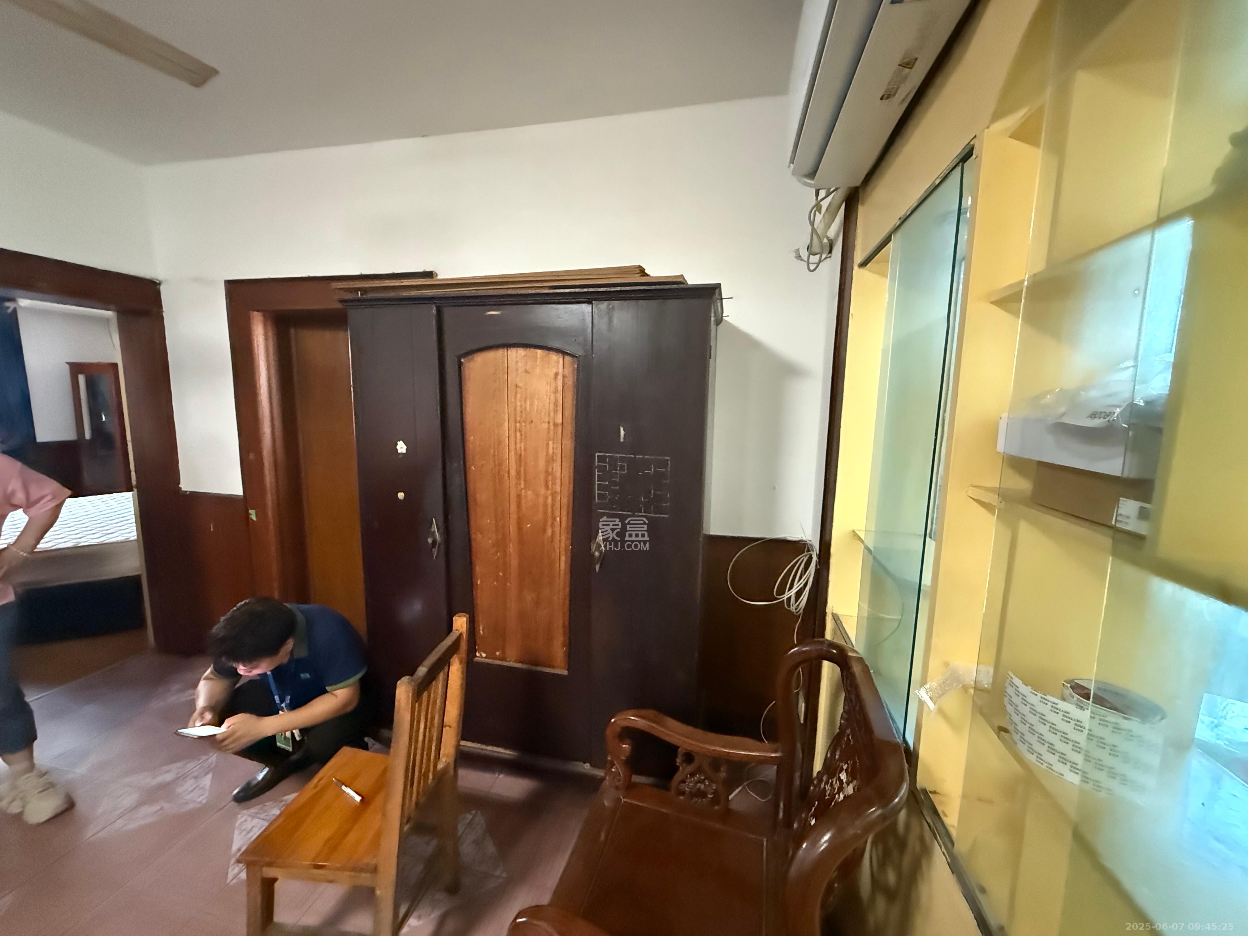 向韶村  3室1厅1卫   1400.00元/月室内图