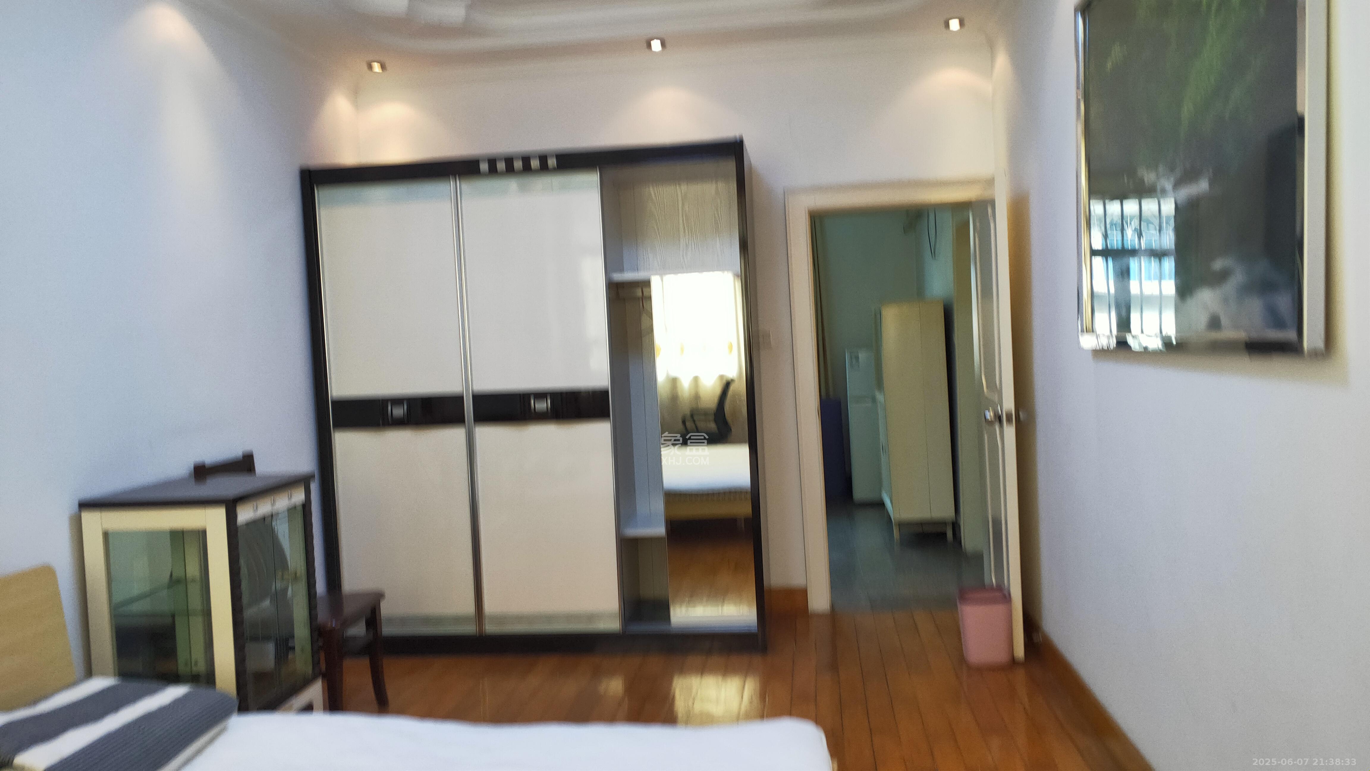 五一东村 1室1厅1卫 1400.0元/月 五一东村 1室1厅1卫 1400.0元/月室内图