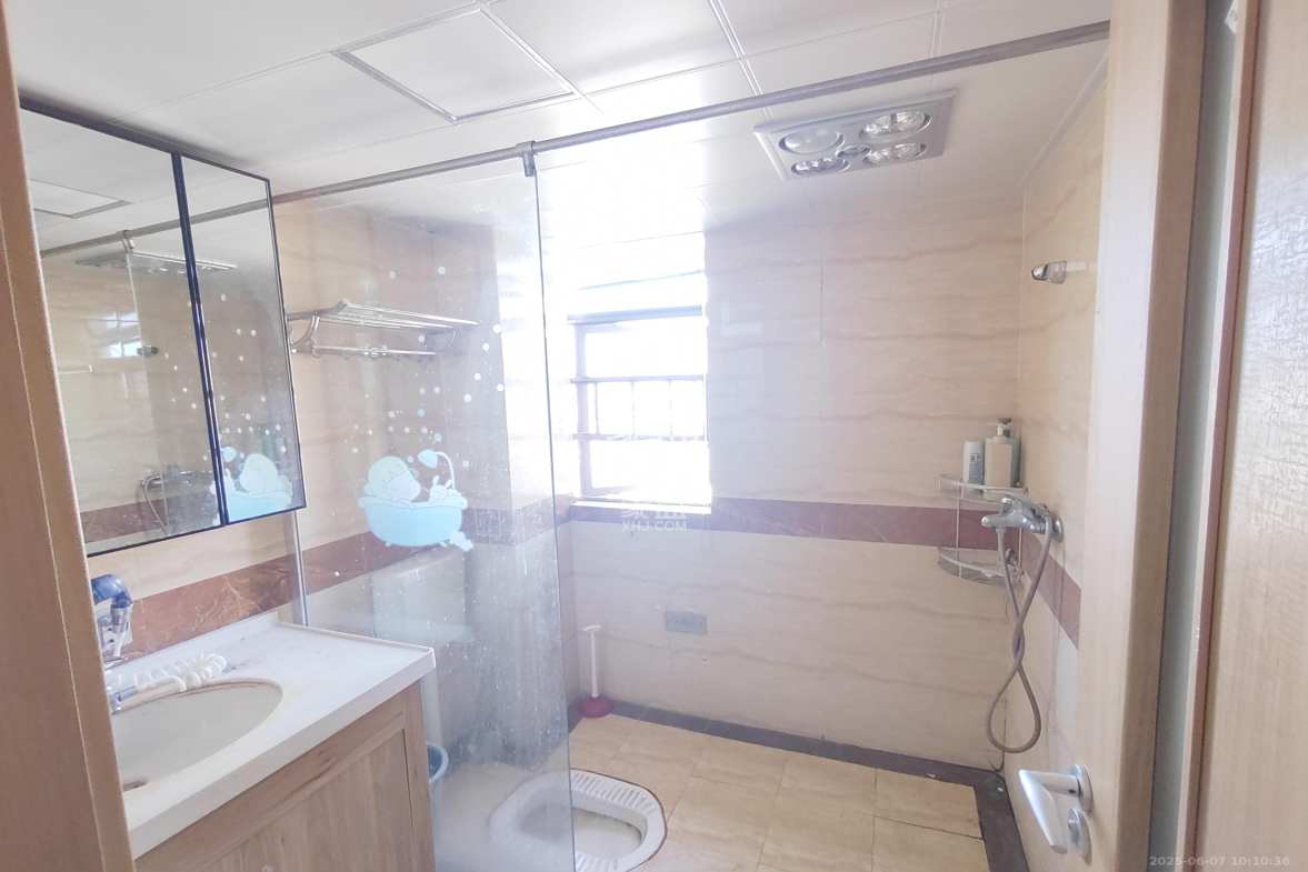 江山帝景哈佛  2室1厅1卫    2000.0元/月 江山帝景哈佛  2室1厅1卫    2000.0元/月室内图