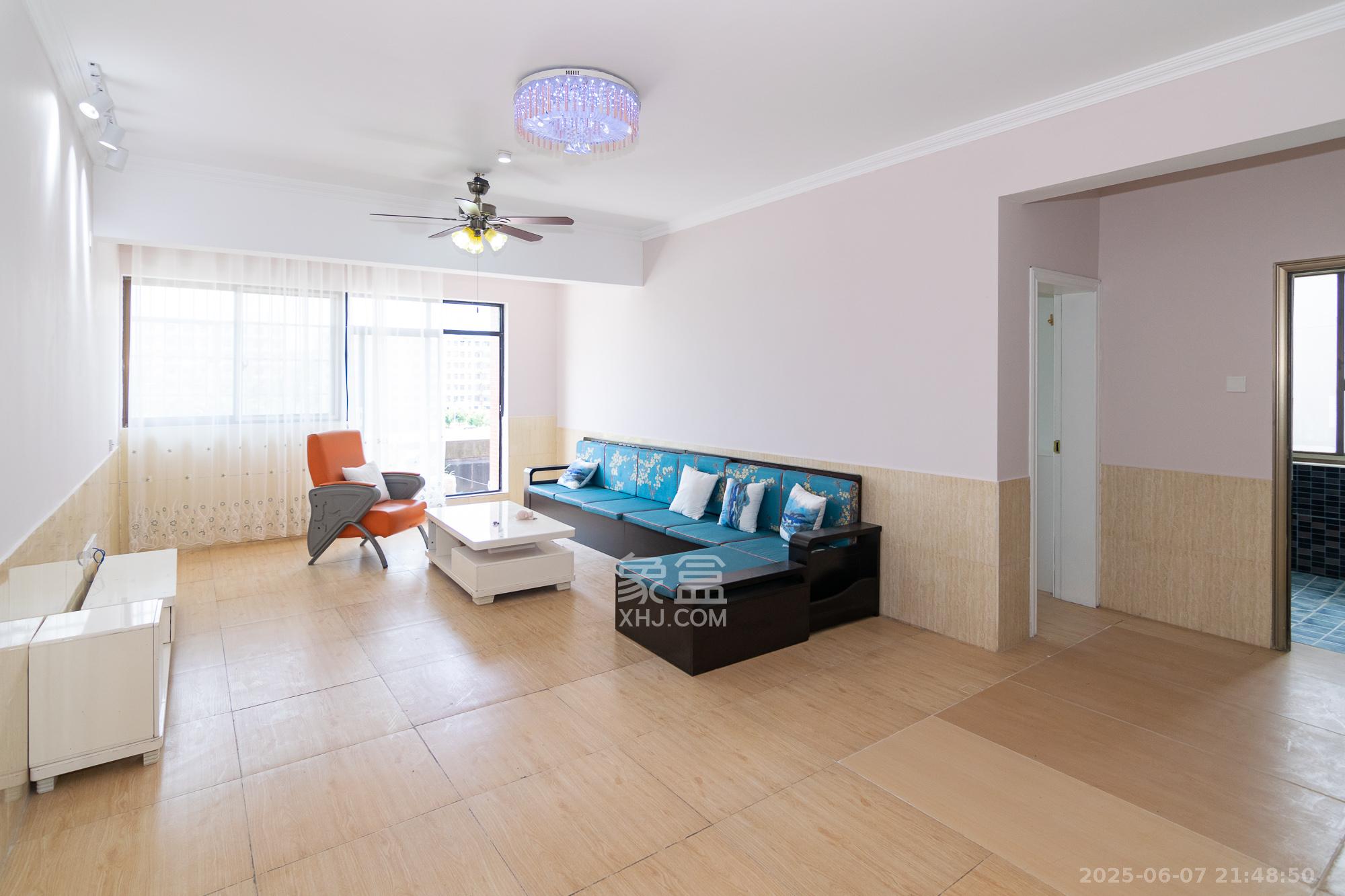 高塘览胜  3室2厅2卫    69.8万 高塘览胜  3室2厅2卫    69.8万客厅